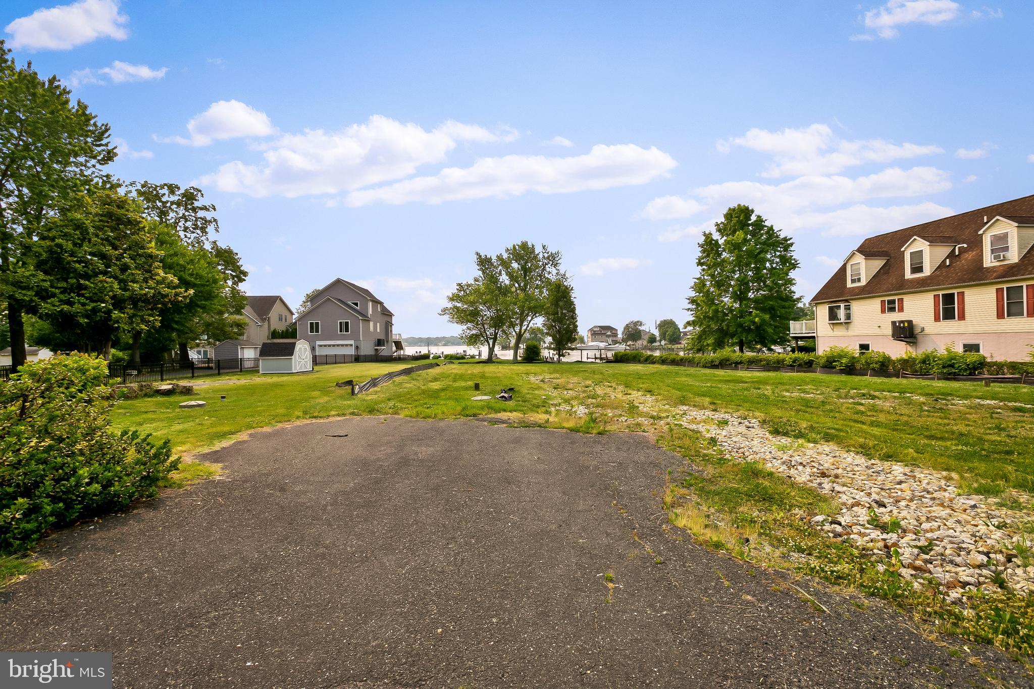 BOWLEYS QUARTERS - Land