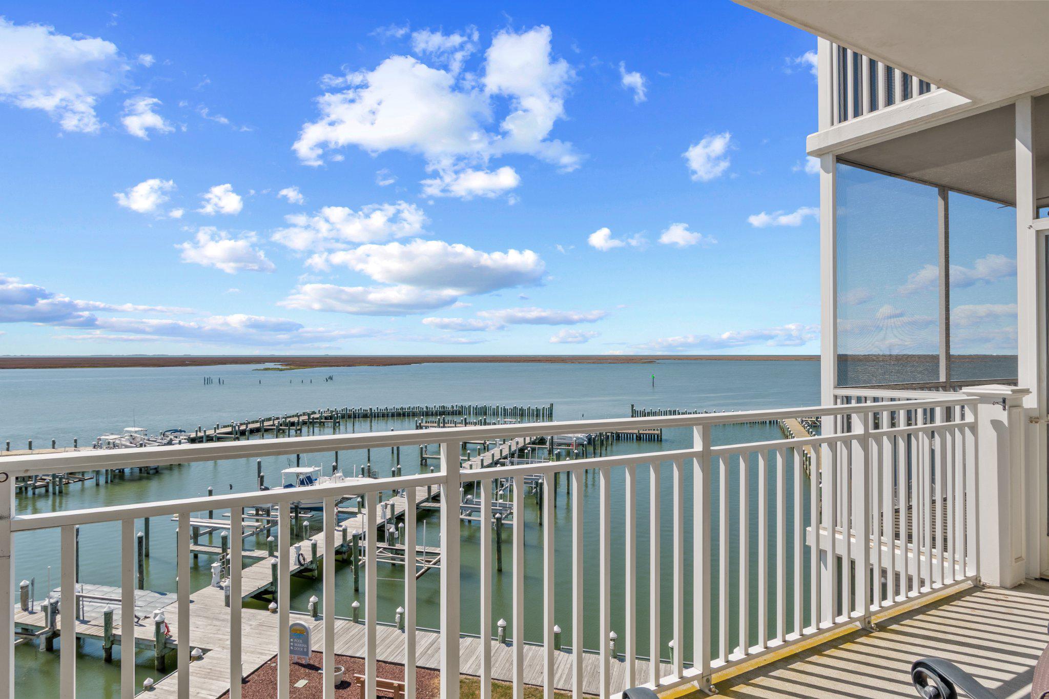 HARBOUR LIGHT CONDOS - Residential