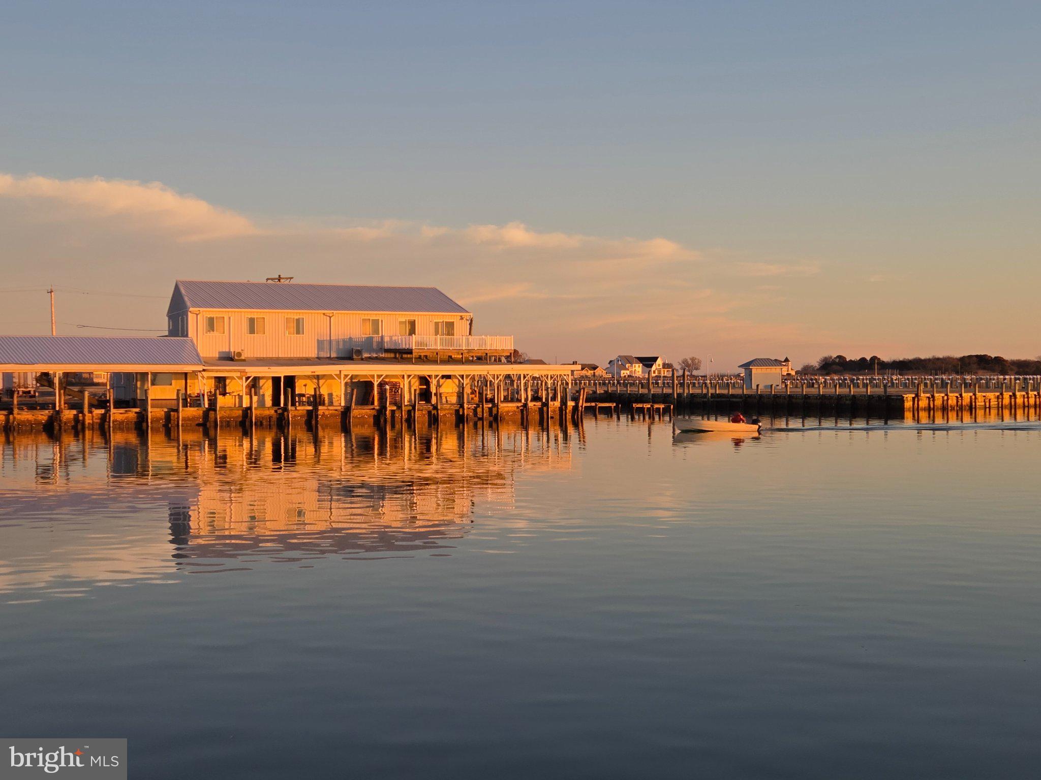 HARBOUR LIGHT CONDOS - Residential
