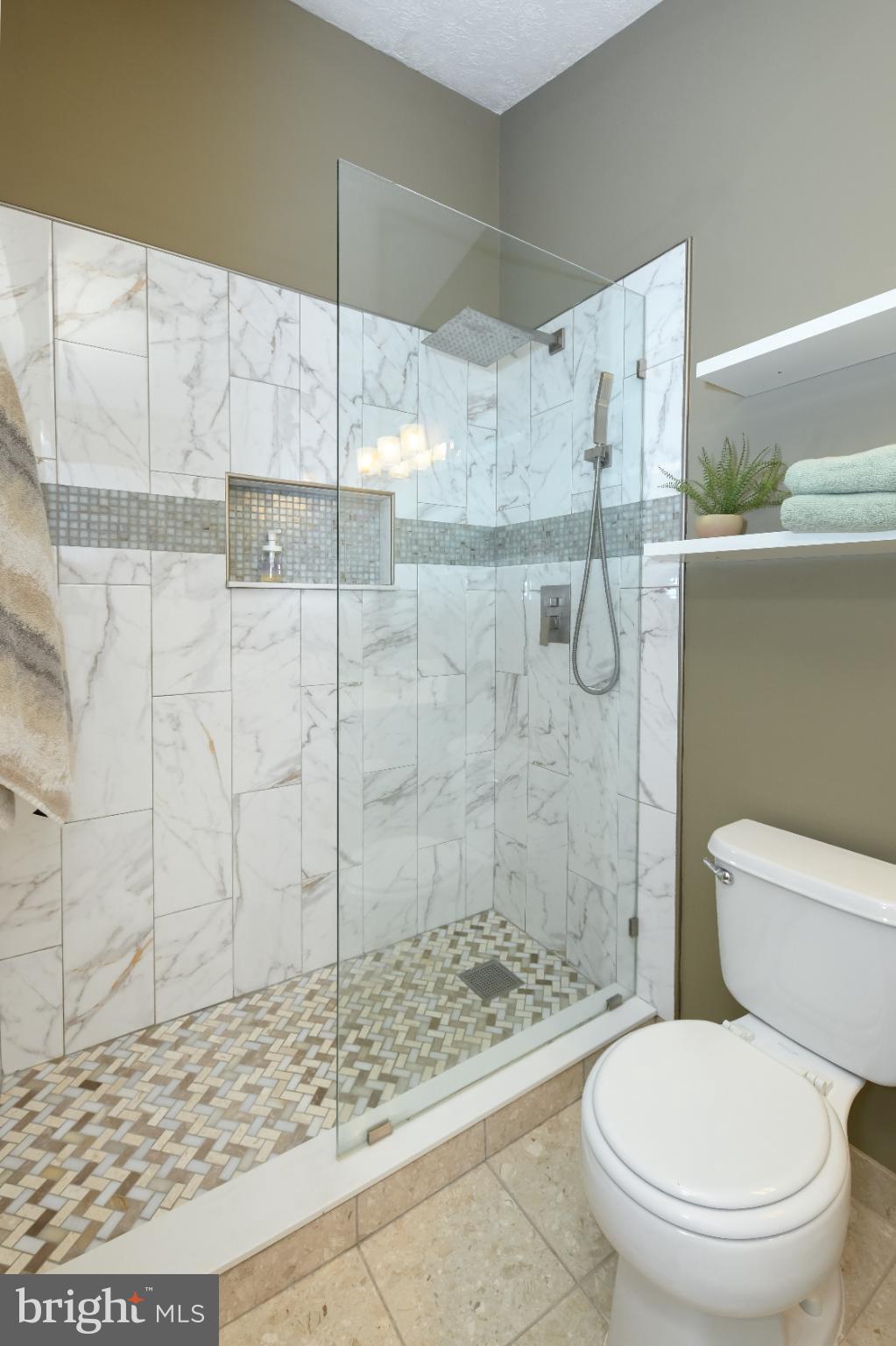 PERRY HALL FARMS - Residential Lease