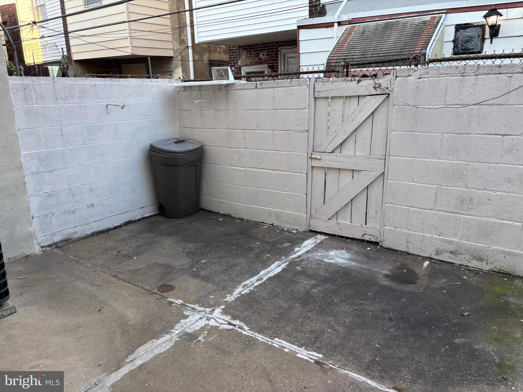 LOWER MOYAMENSING - Residential