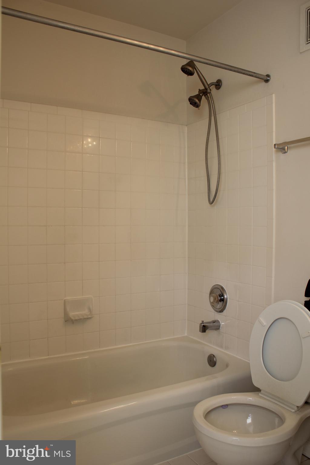 METRO PLACE AT DUNN LORING - Residential Lease