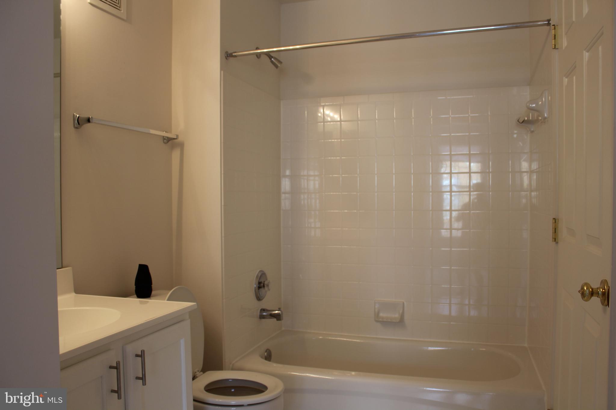 METRO PLACE AT DUNN LORING - Residential Lease