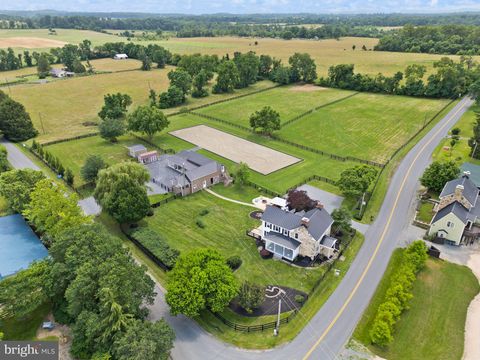 20596 AIRMONT ROAD BLUEMONT VA 20135