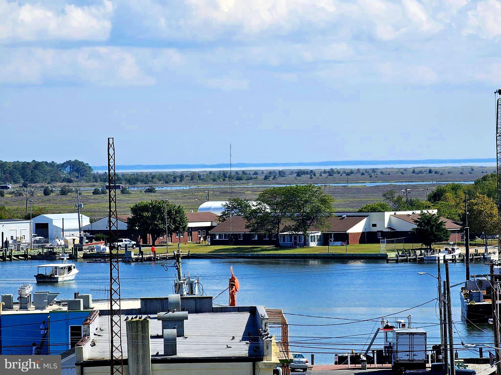 HARBOUR LIGHT CONDOS - Residential