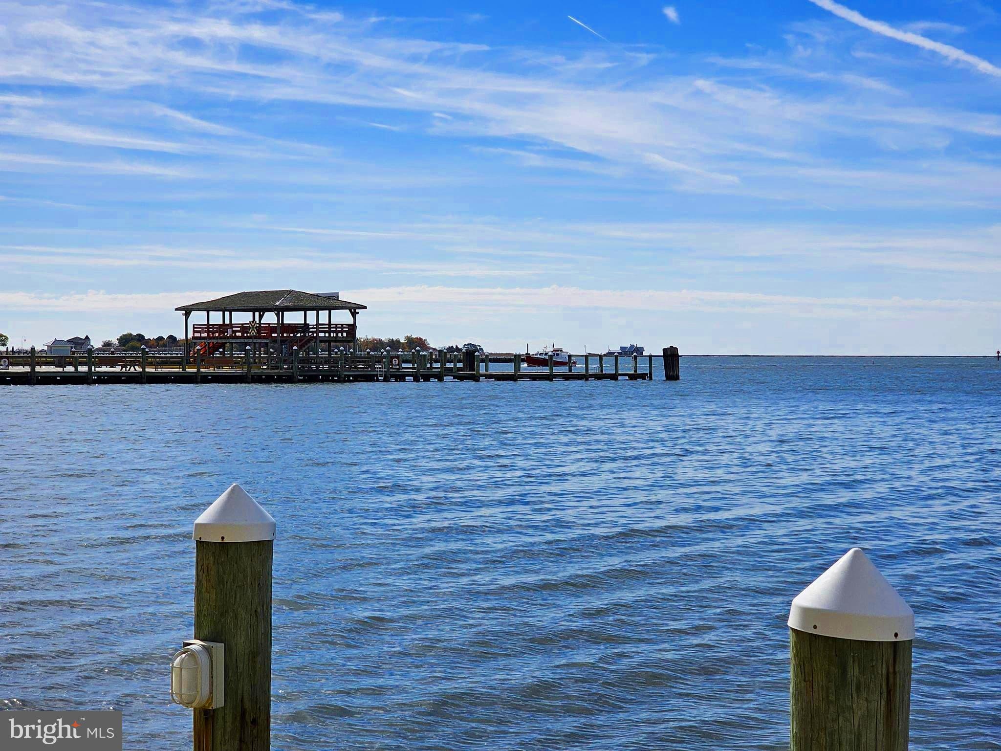 HARBOUR LIGHT CONDOS - Residential