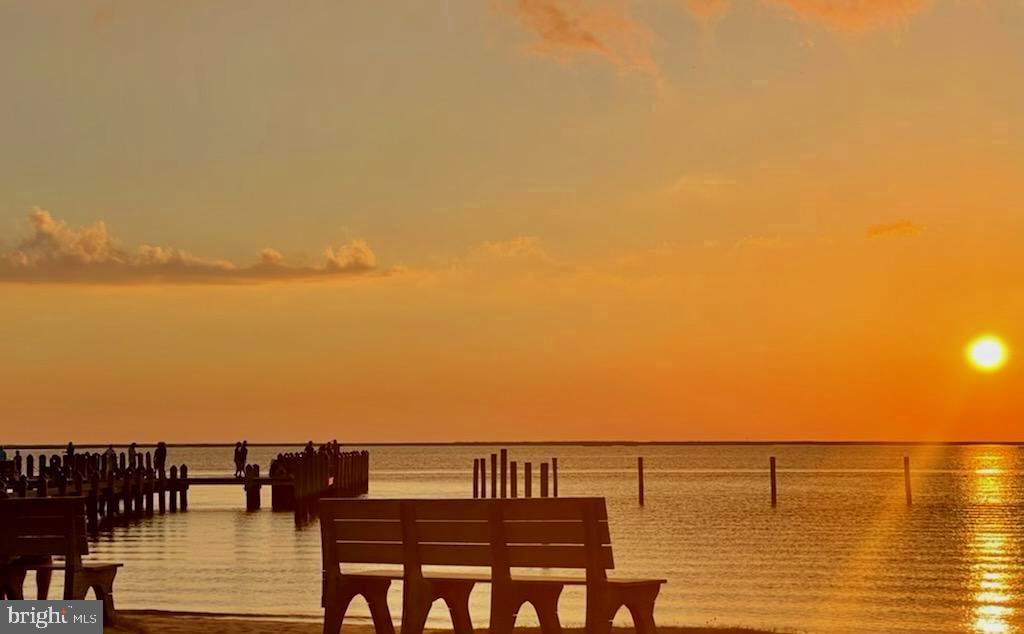 HARBOUR LIGHT CONDOS - Residential