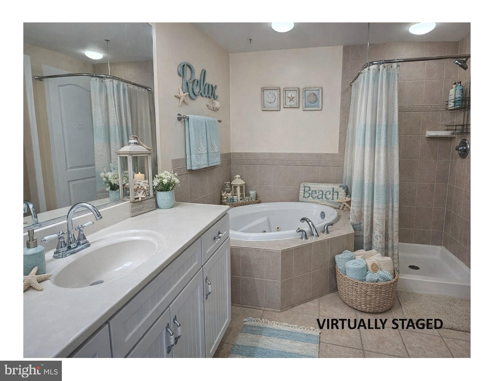 HARBOUR LIGHT CONDOS - Residential