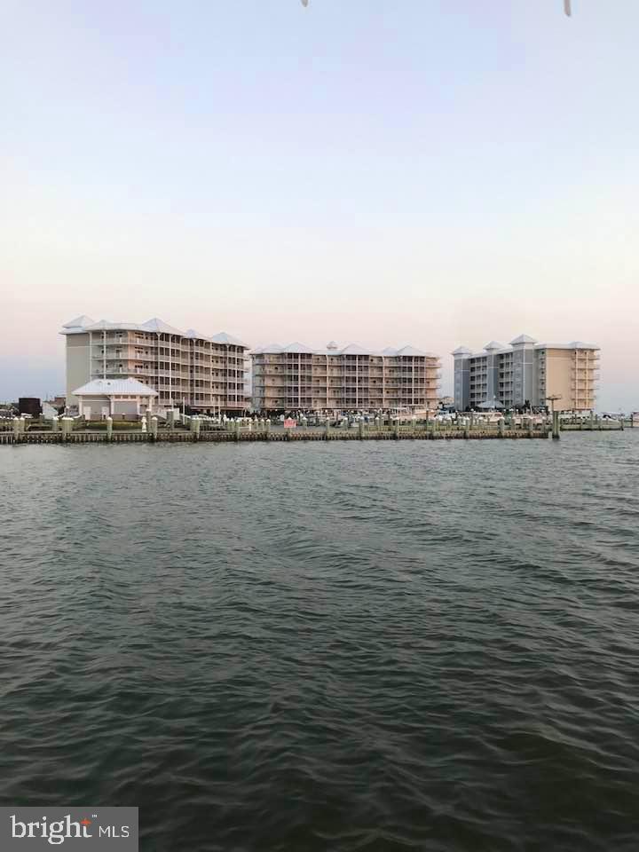 HARBOUR LIGHT CONDOS - Residential