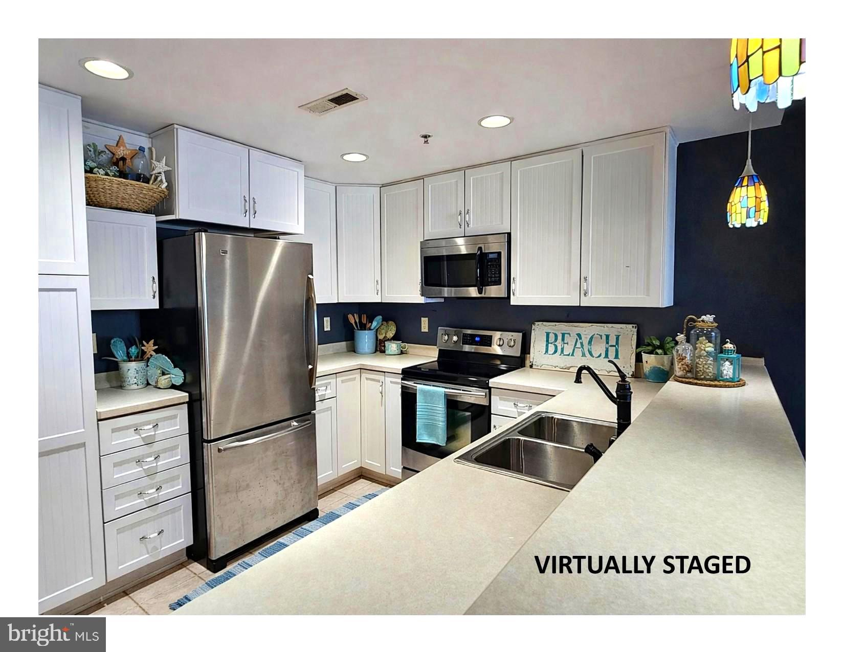 HARBOUR LIGHT CONDOS - Residential