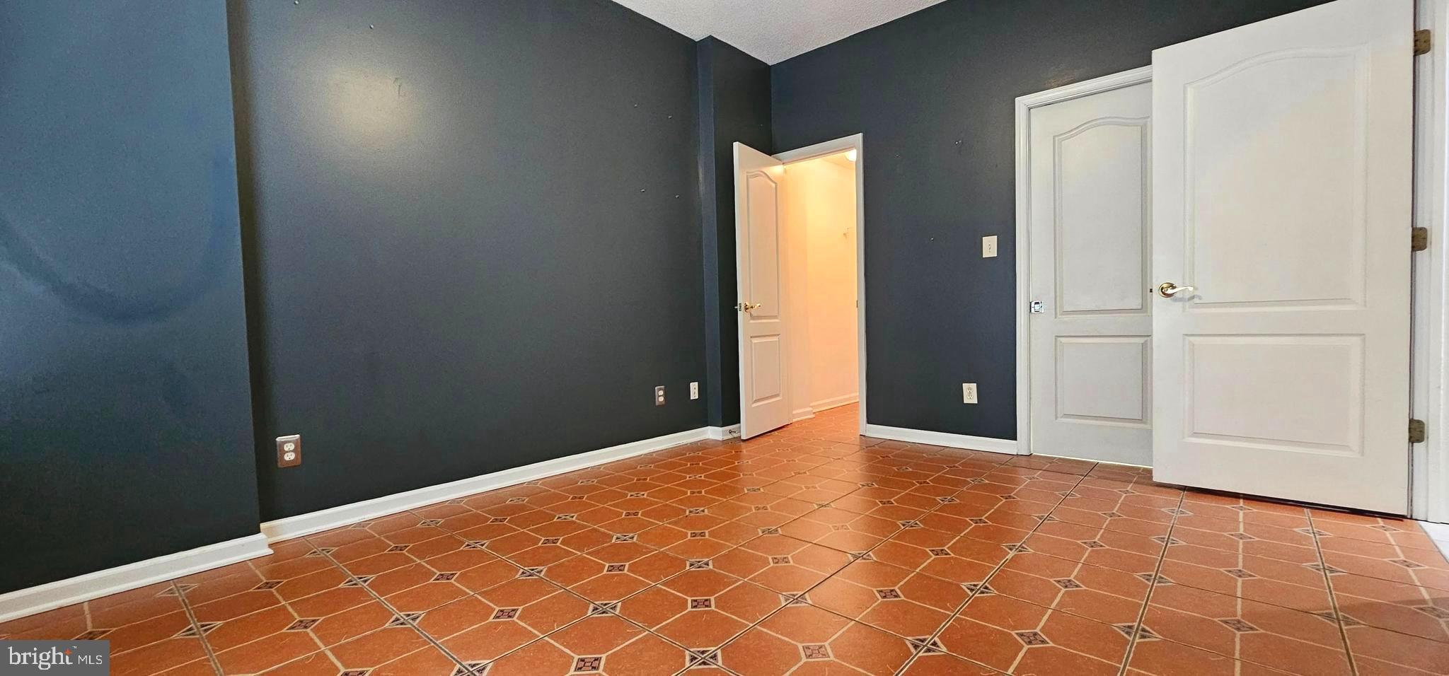 HARBOUR LIGHT CONDOS - Residential