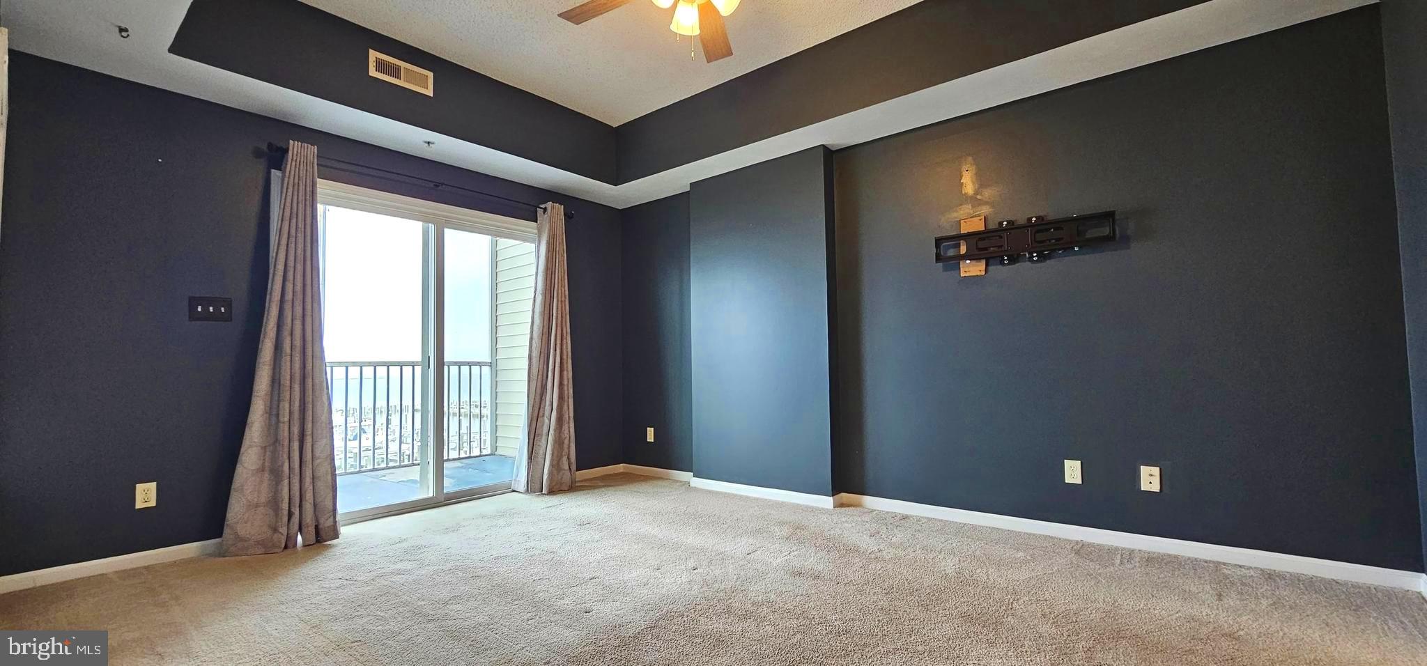 HARBOUR LIGHT CONDOS - Residential