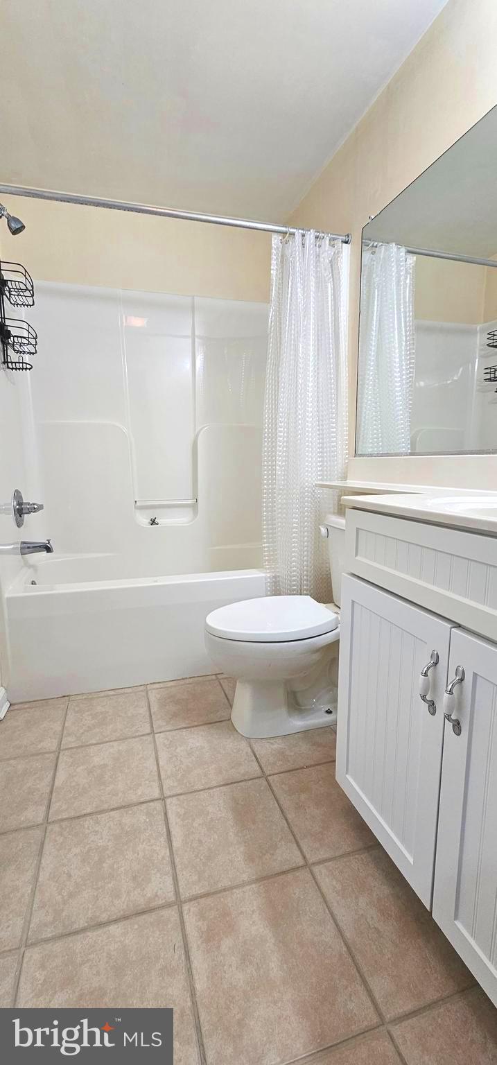 HARBOUR LIGHT CONDOS - Residential