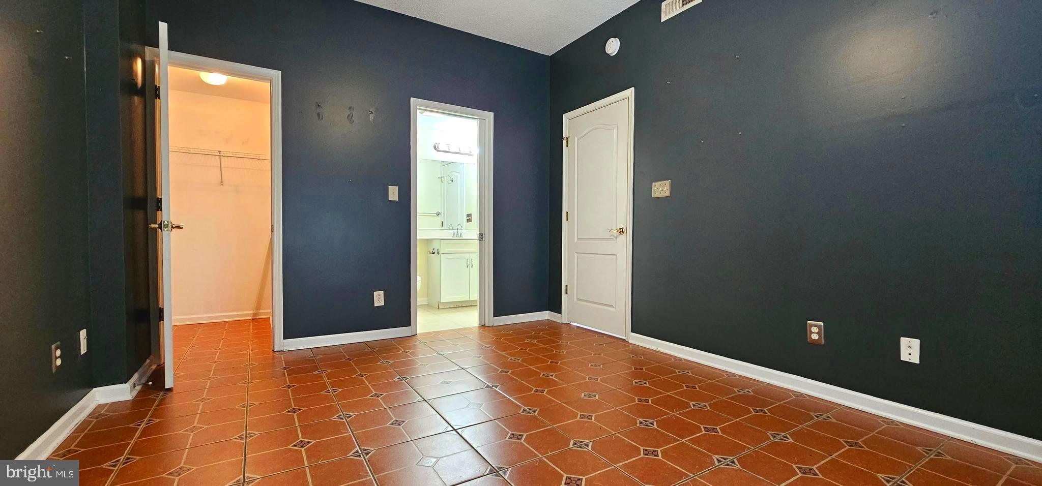 HARBOUR LIGHT CONDOS - Residential