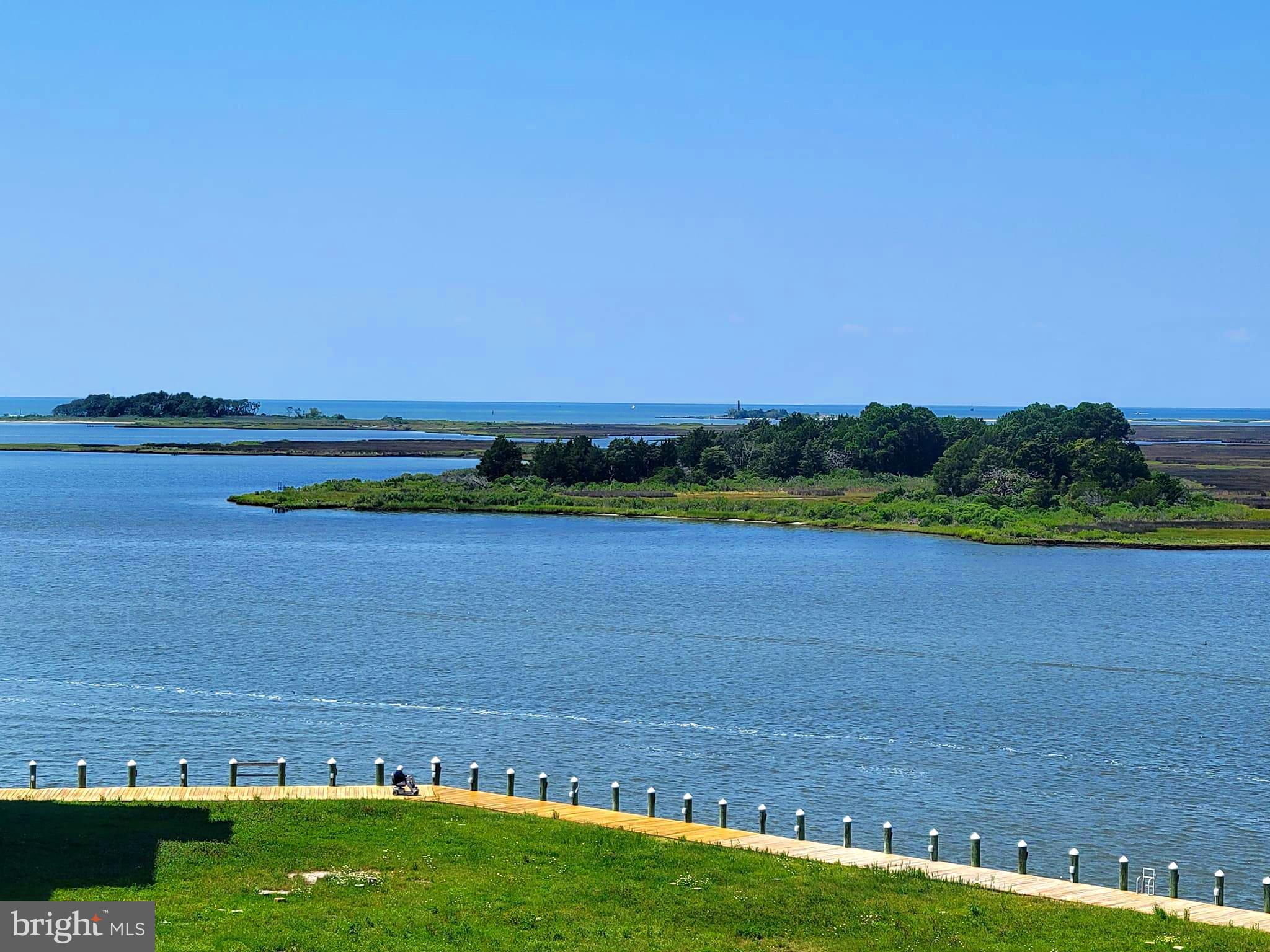 HARBOUR LIGHT CONDOS - Residential