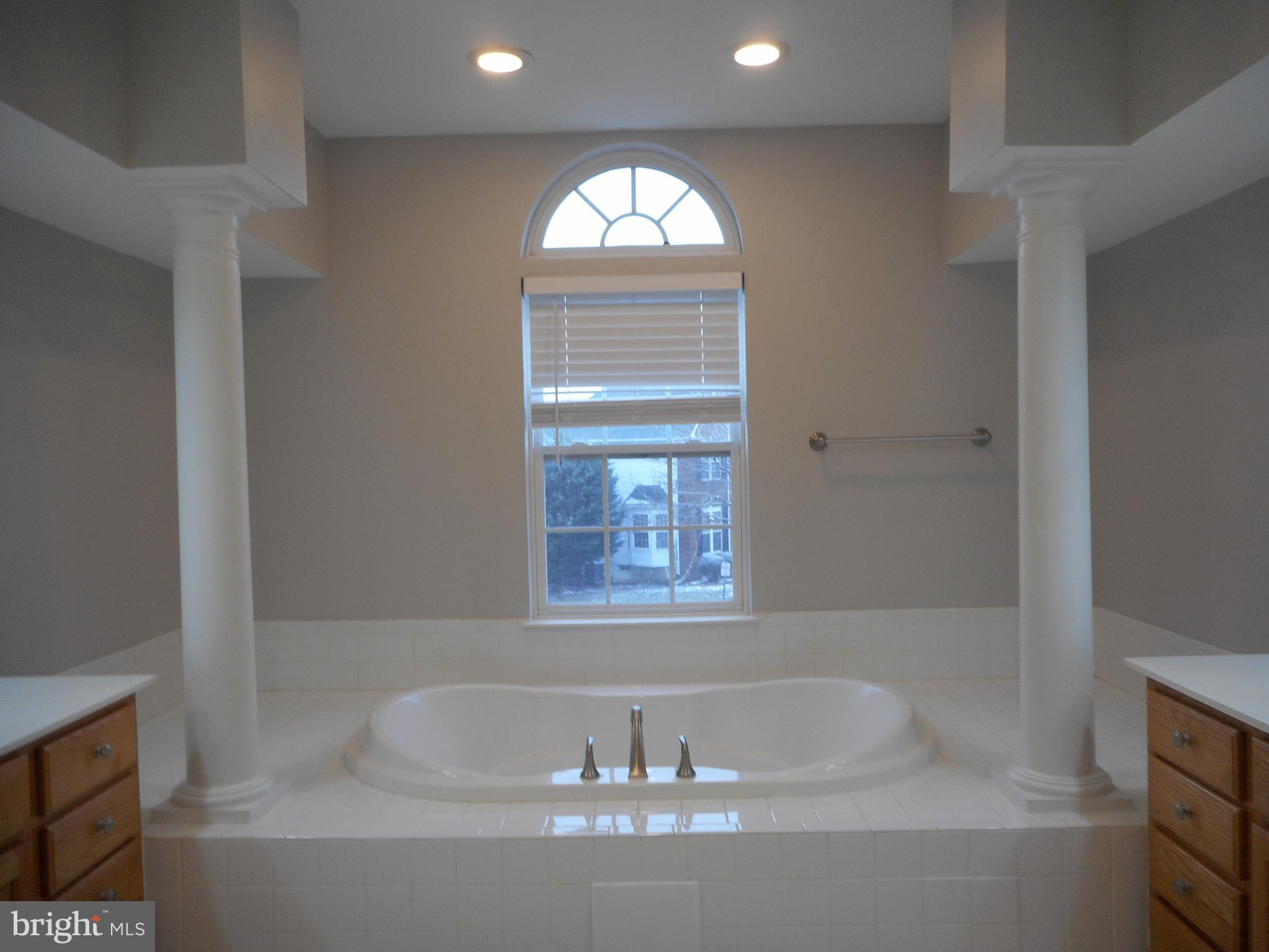 HAMPTON SUB-PLAT 1> - Residential