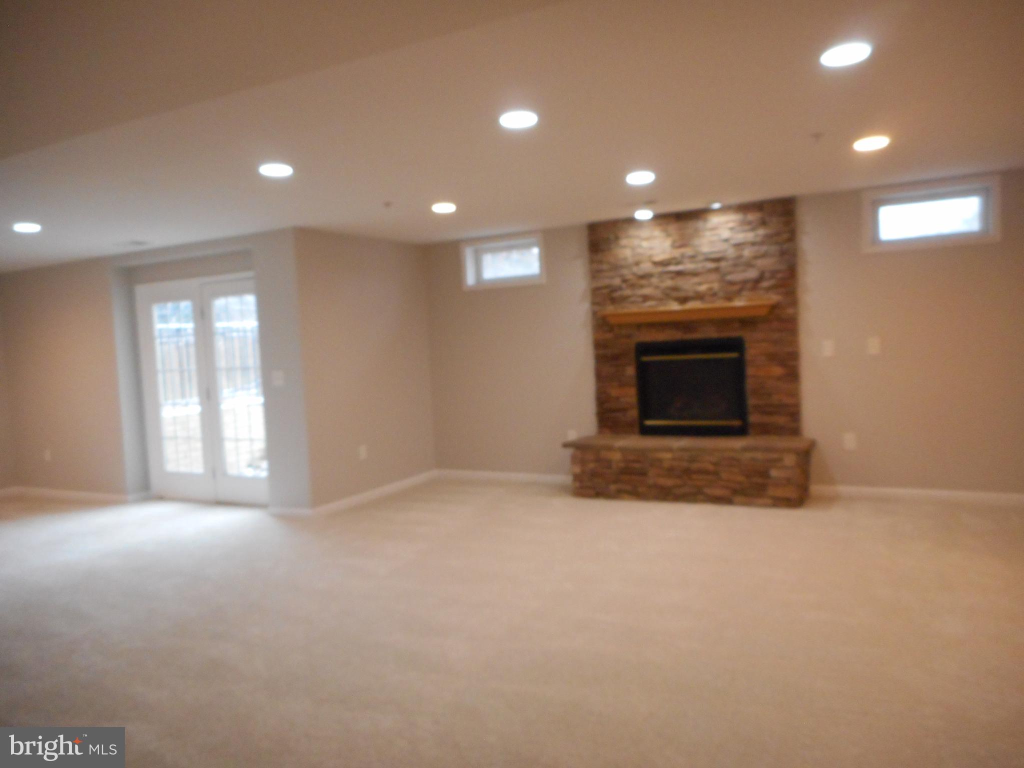 HAMPTON SUB-PLAT 1> - Residential