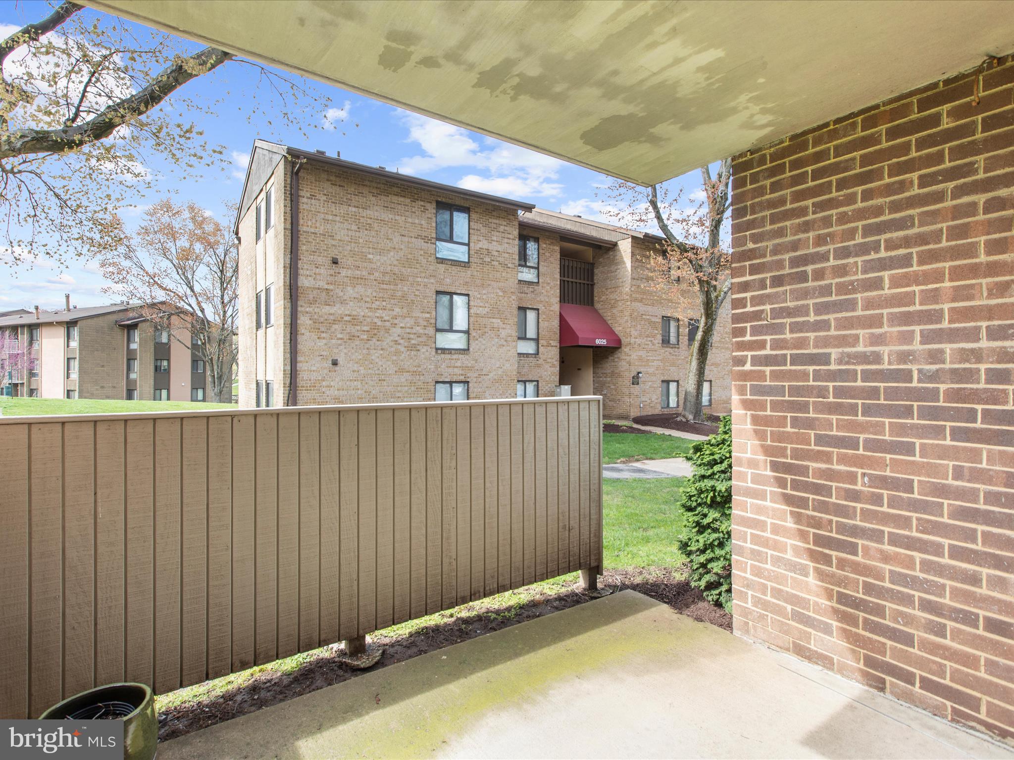 VILLAGE OF LONG REACH - Residential