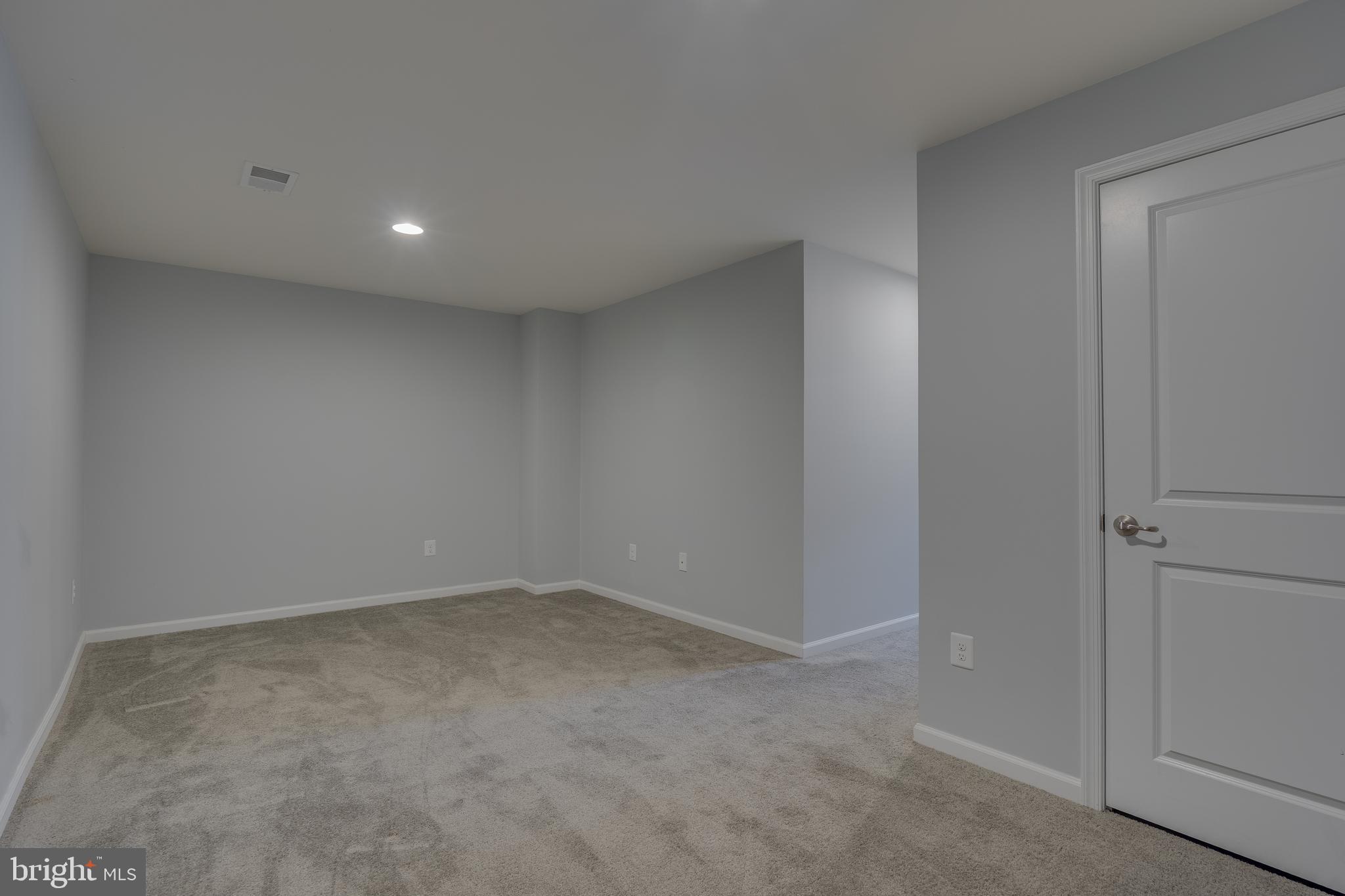 POTOMAC STATION - Residential Lease