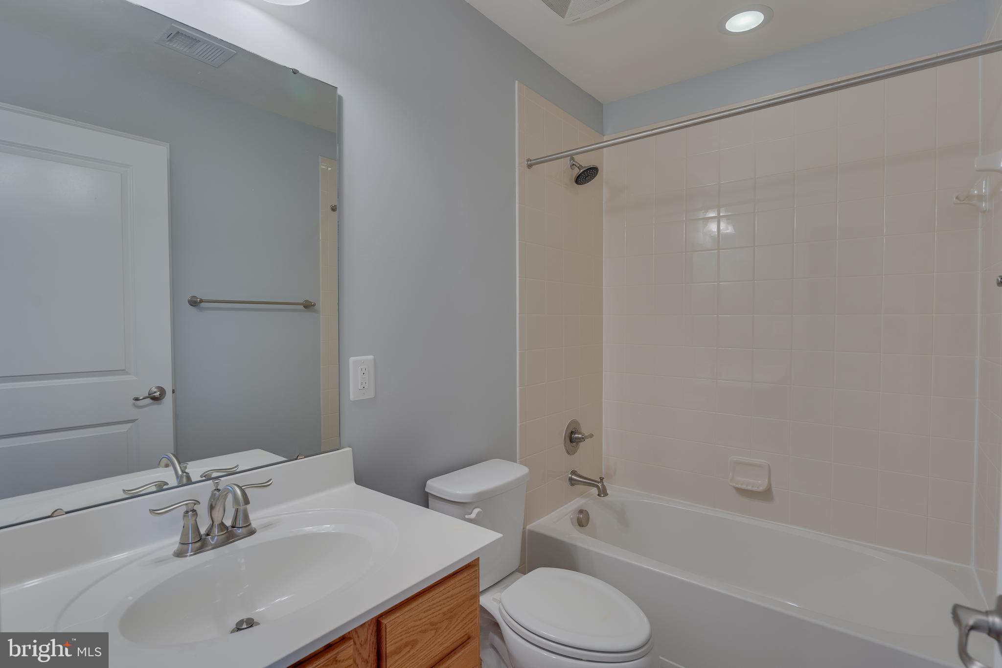 POTOMAC STATION - Residential Lease