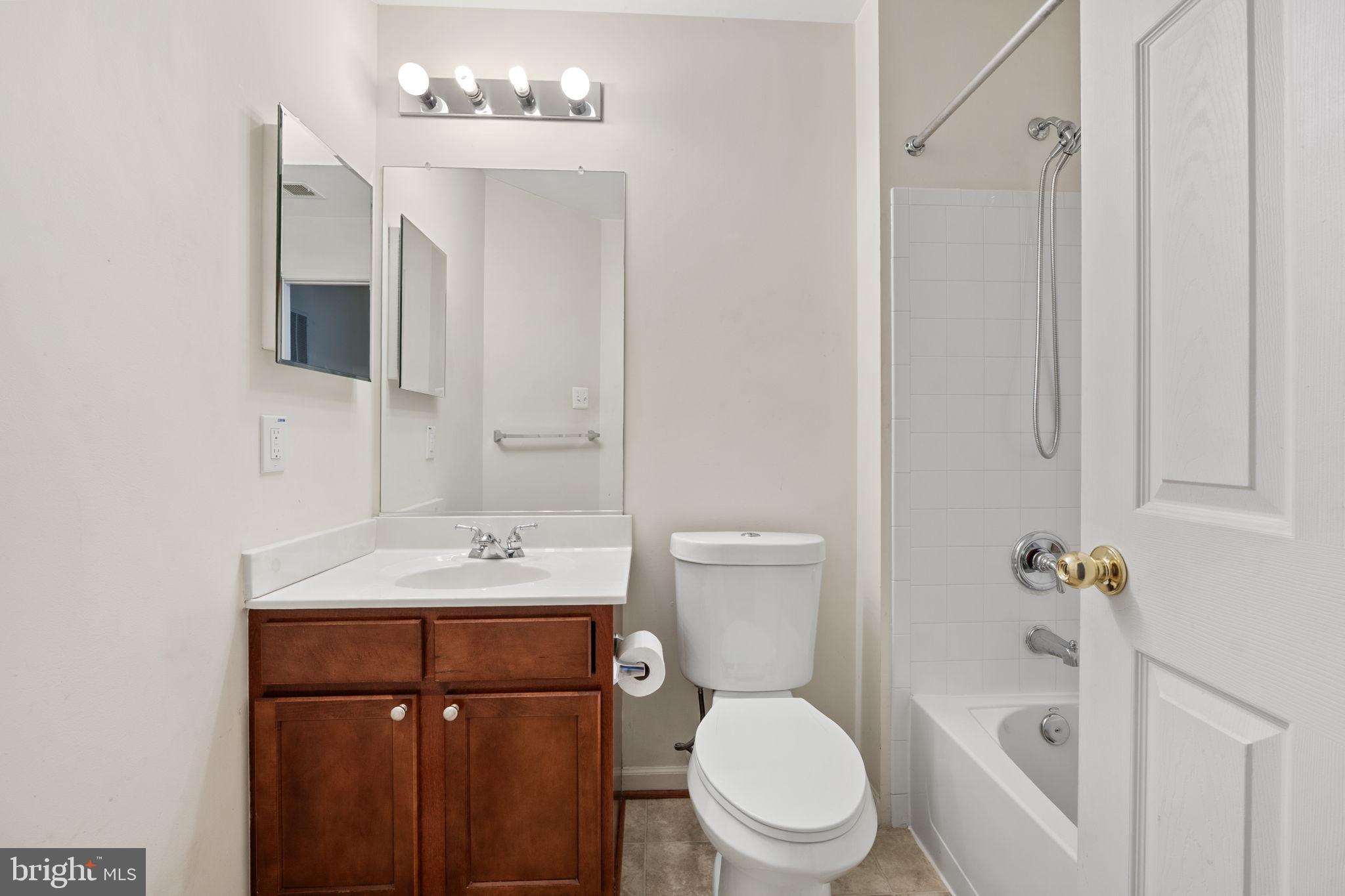 RUSSETT - Residential Lease