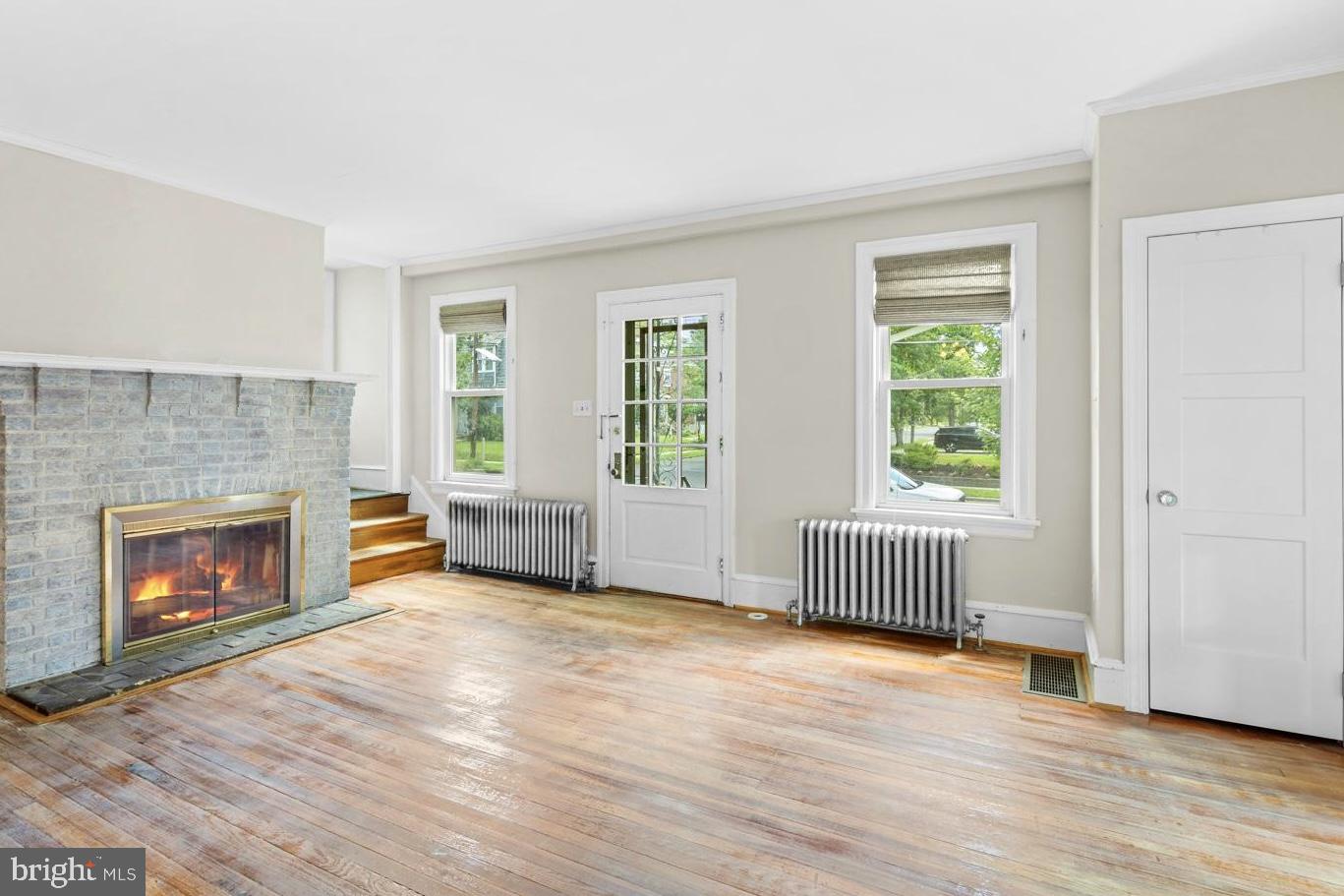 301 LAKEVIEW DRIVE