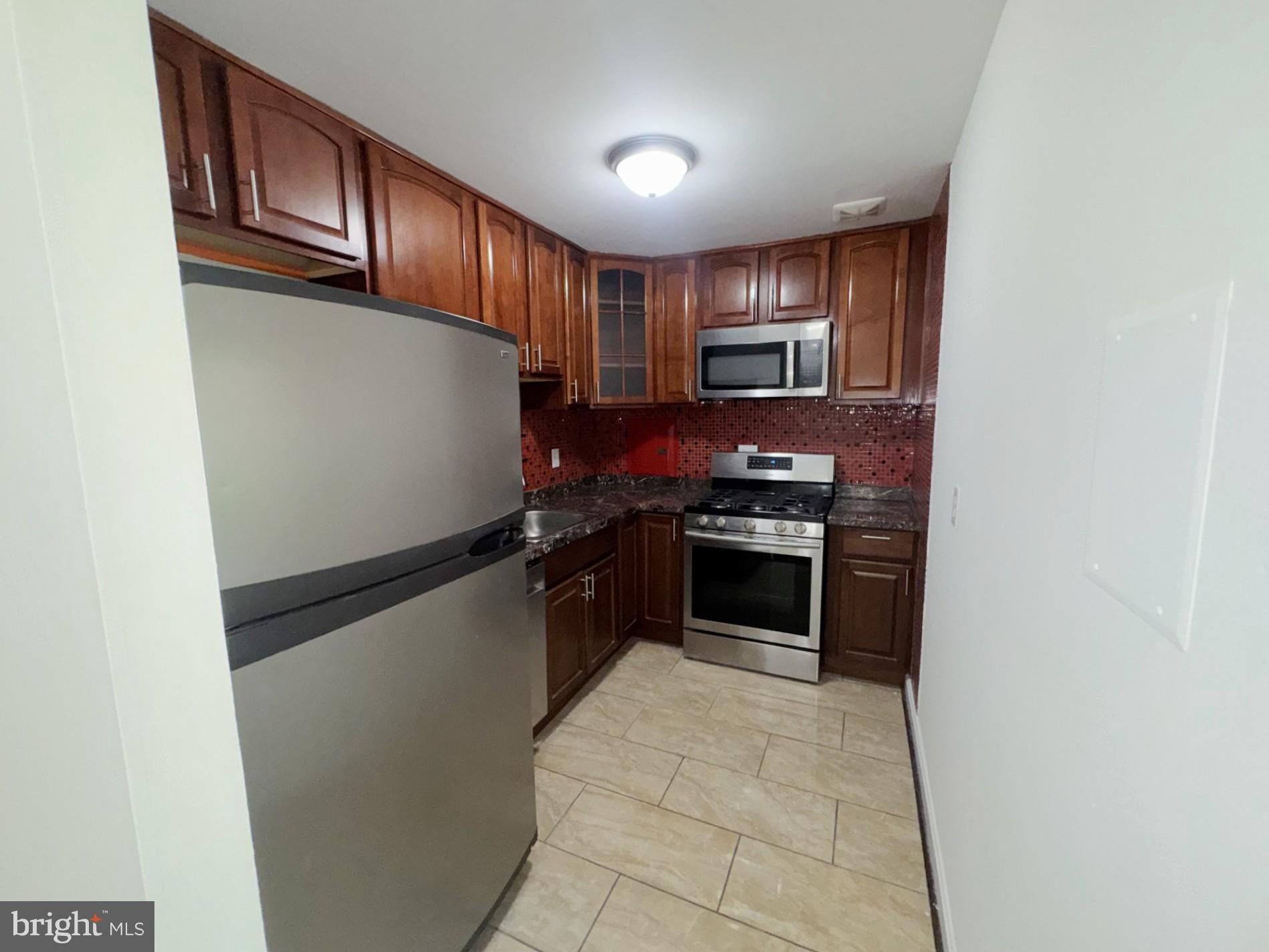 5106 F STREET SE 10