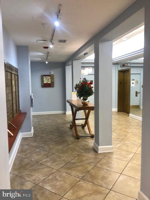 LEISURE WORLD - Residential Lease