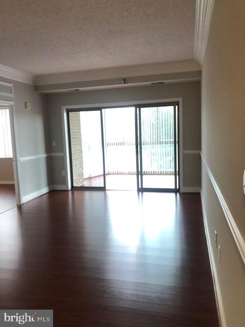 LEISURE WORLD - Residential Lease