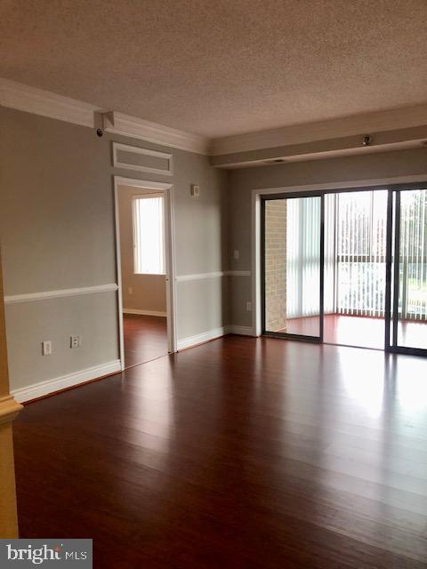 LEISURE WORLD - Residential Lease