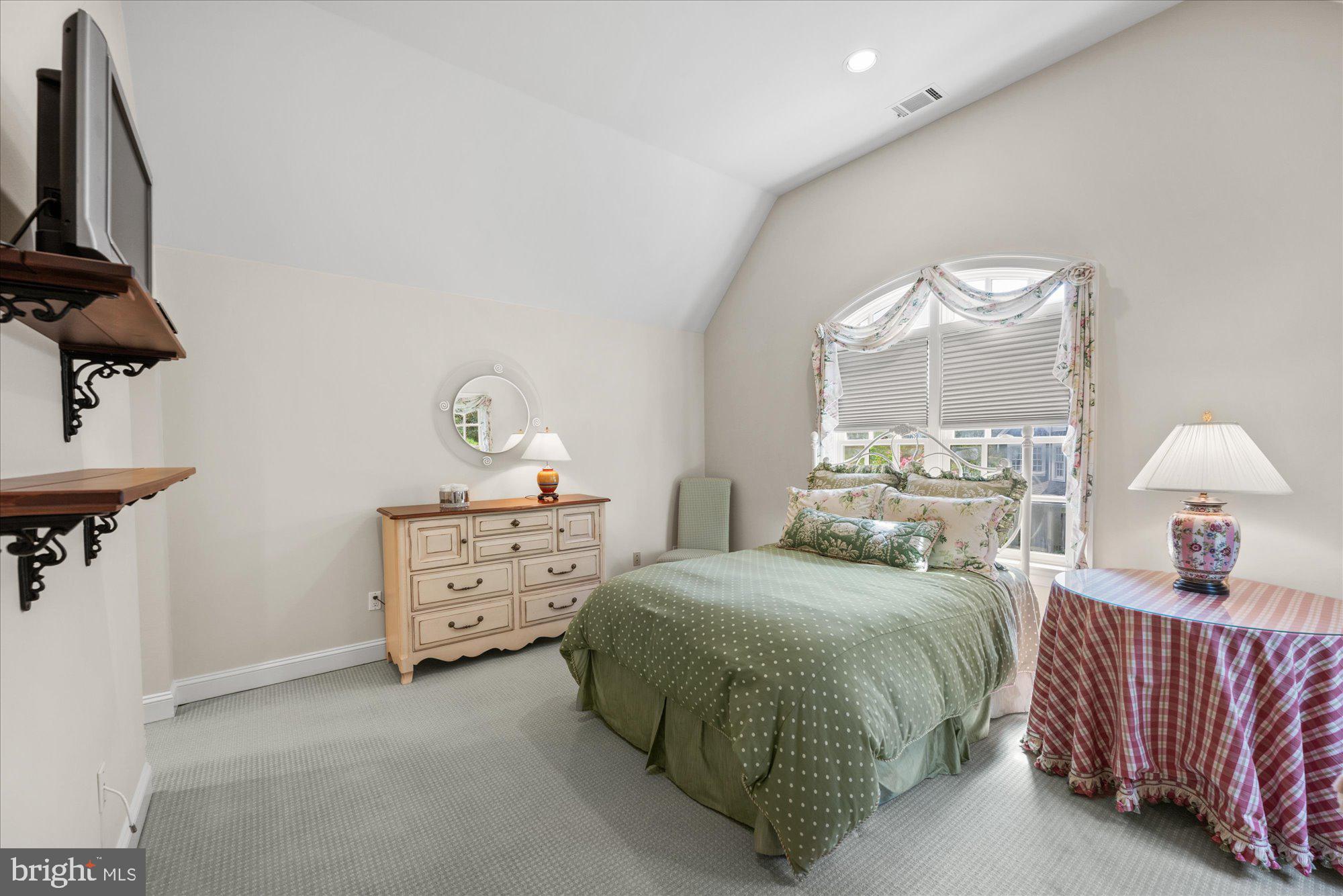 INVERNESS FOREST - Residential