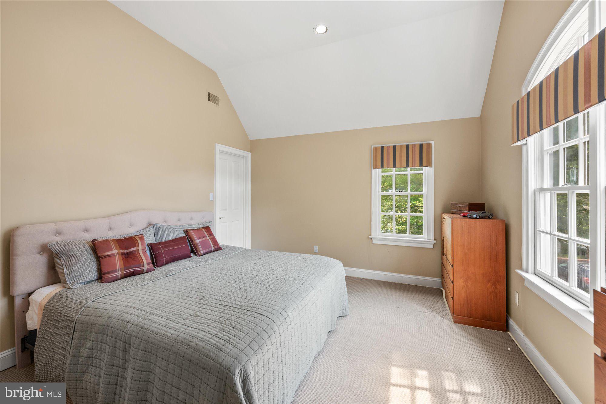 INVERNESS FOREST - Residential