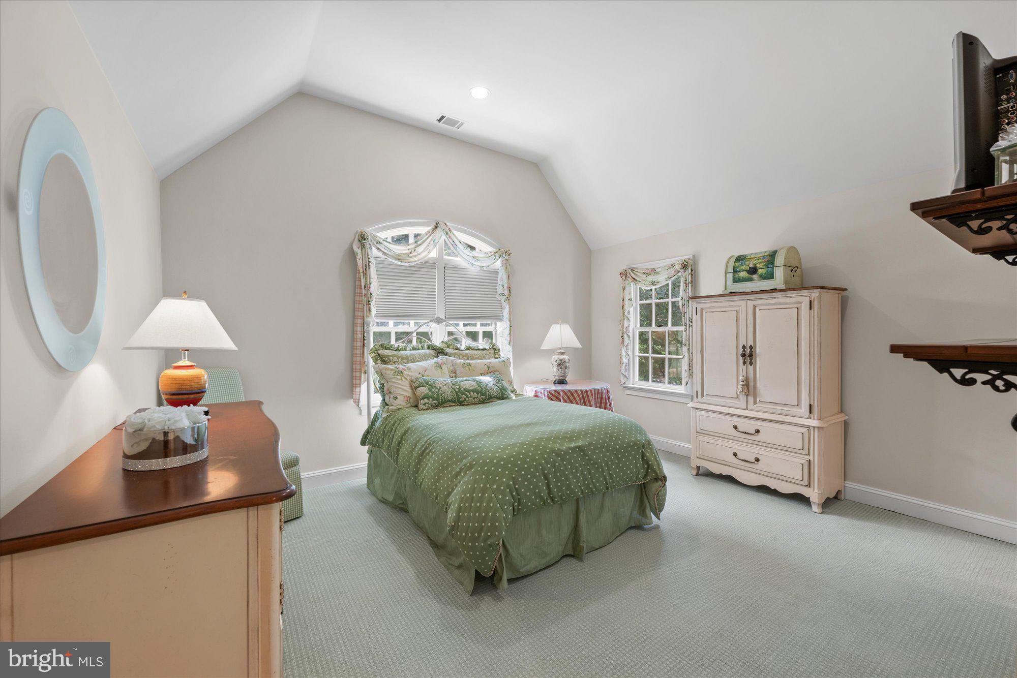 INVERNESS FOREST - Residential