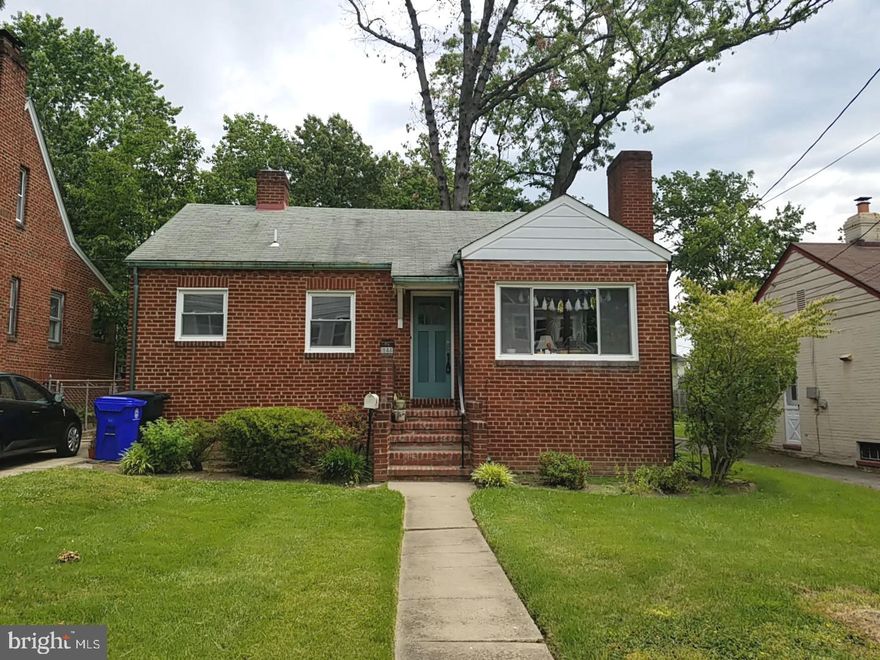 Charming 2 Br 1 Bath single family home on  a quiet street w a large backyard with a patio & driveway parking.  Clarenford Station Park across the street. 1/2 mile to the Ballston metro & easy access to RT I66. Hardwood floors! Walk up to an unfinished   floored attic & large  shed in the backyard for extra storage. Need to be able to verify about $116,0000 in income & good credit & max 2 incomes to qualify.  No pets & no smoking in the home. Credit check $55 per person.  Certified funds required for 1st month's rent & security deposit.  Available  September 1st.
