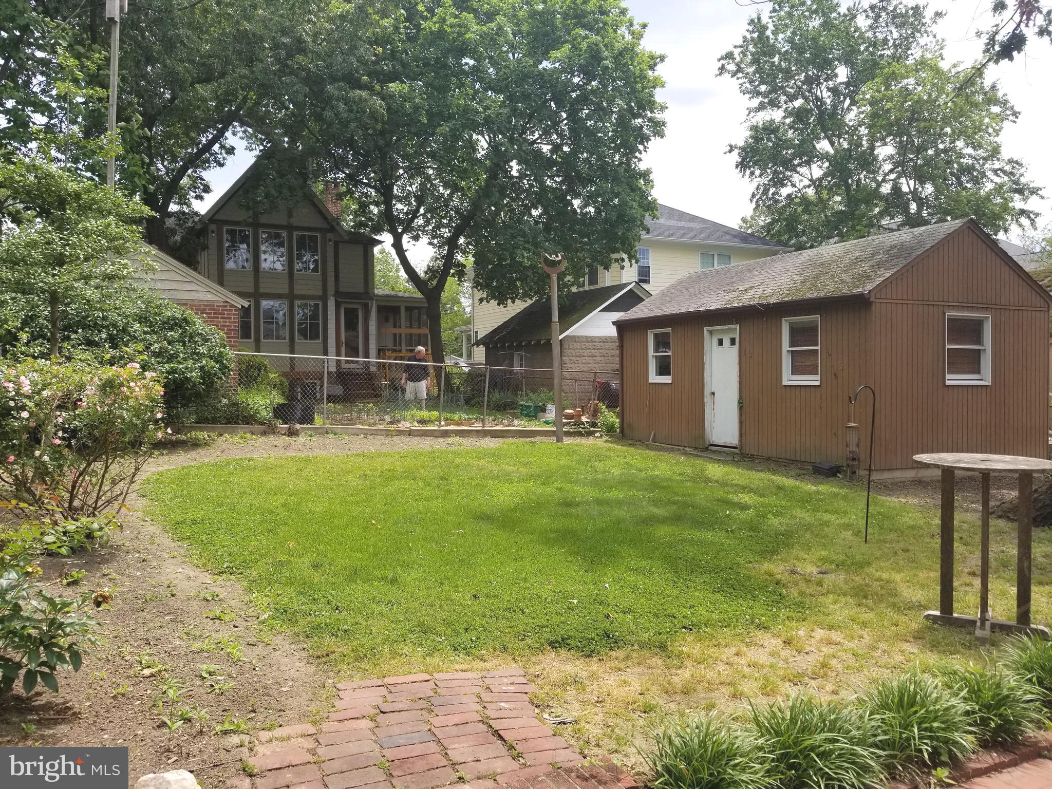 CLARENFORD - Residential Lease