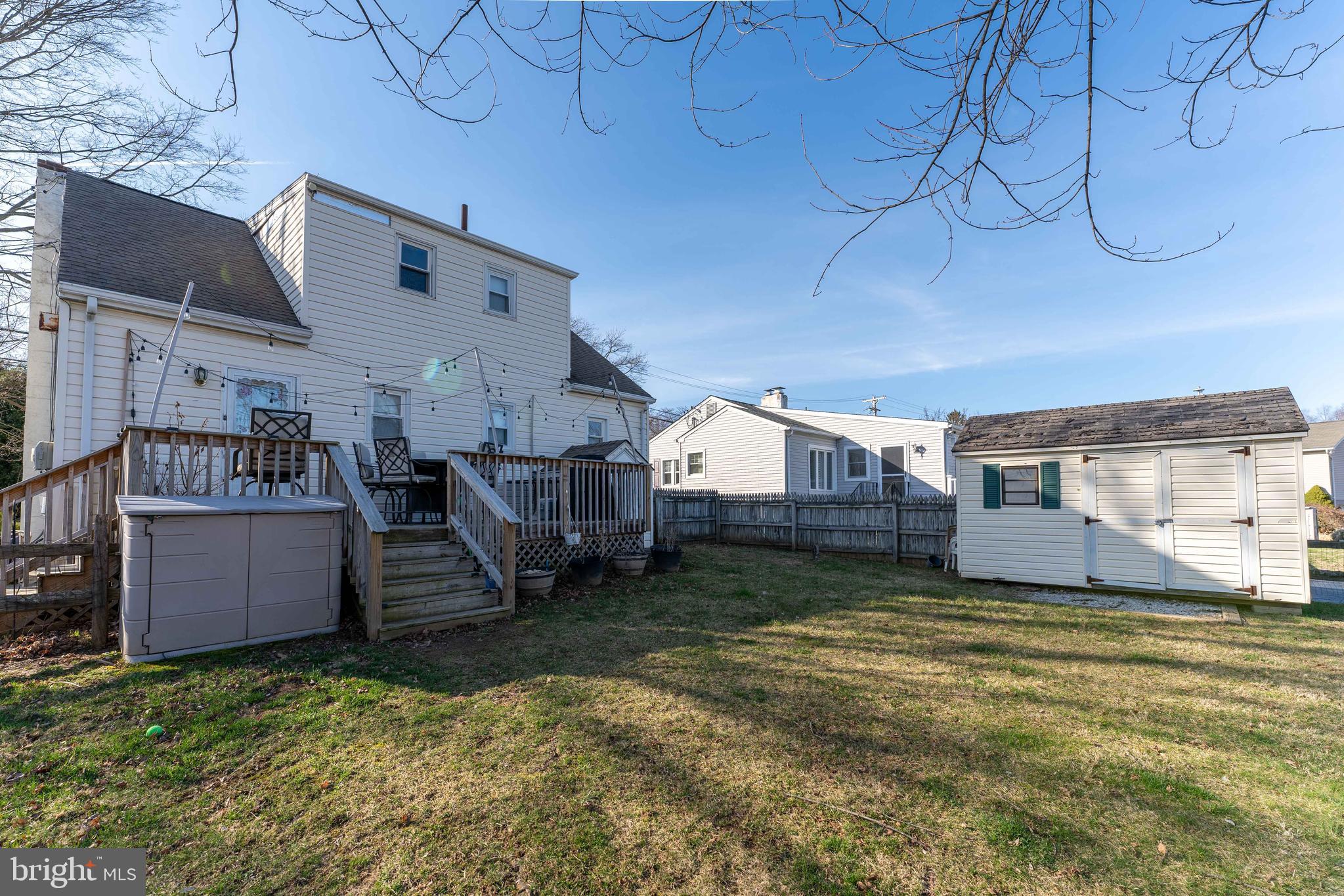 VILLAGE GREEN - Residential