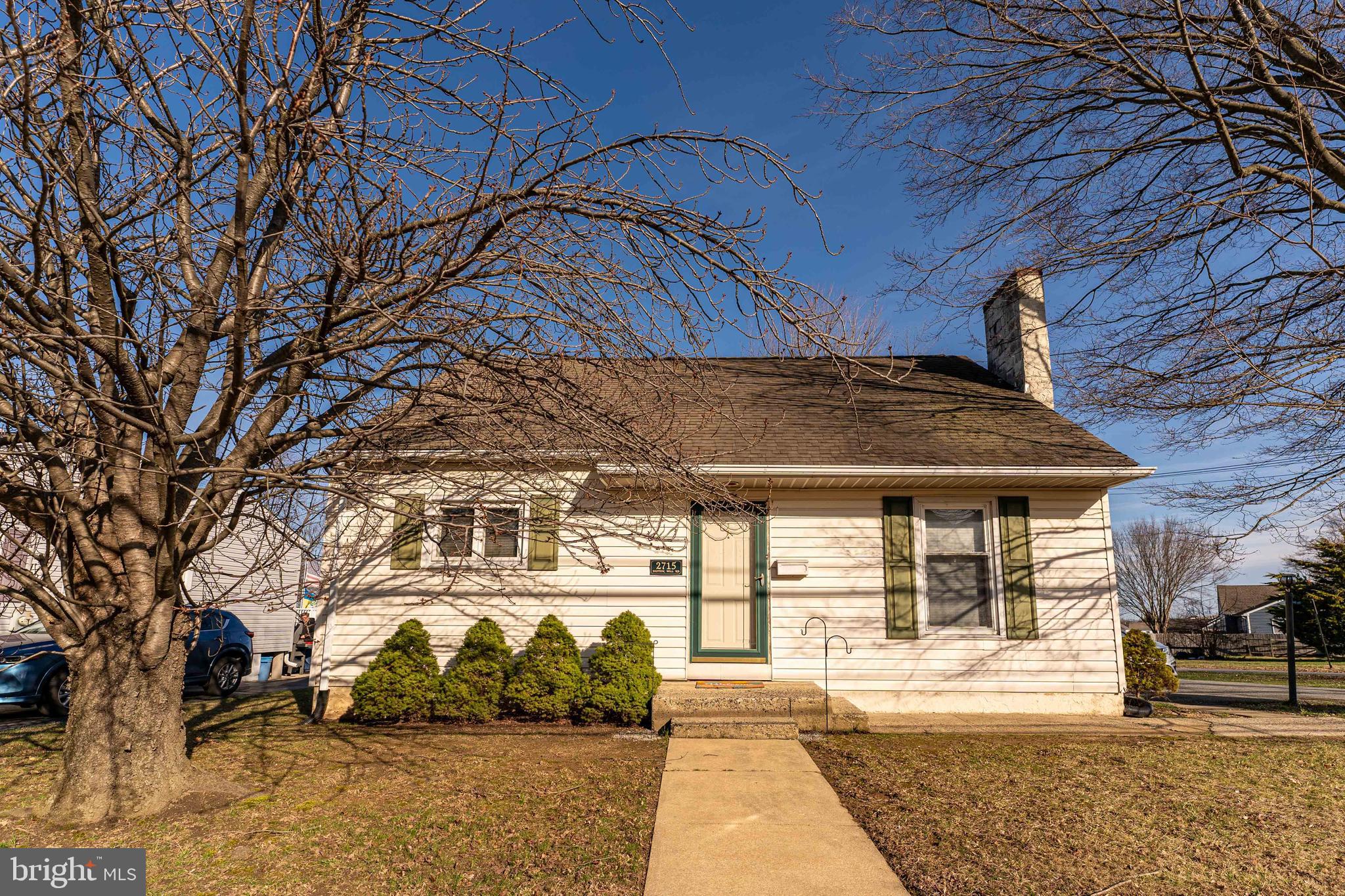 VILLAGE GREEN - Residential