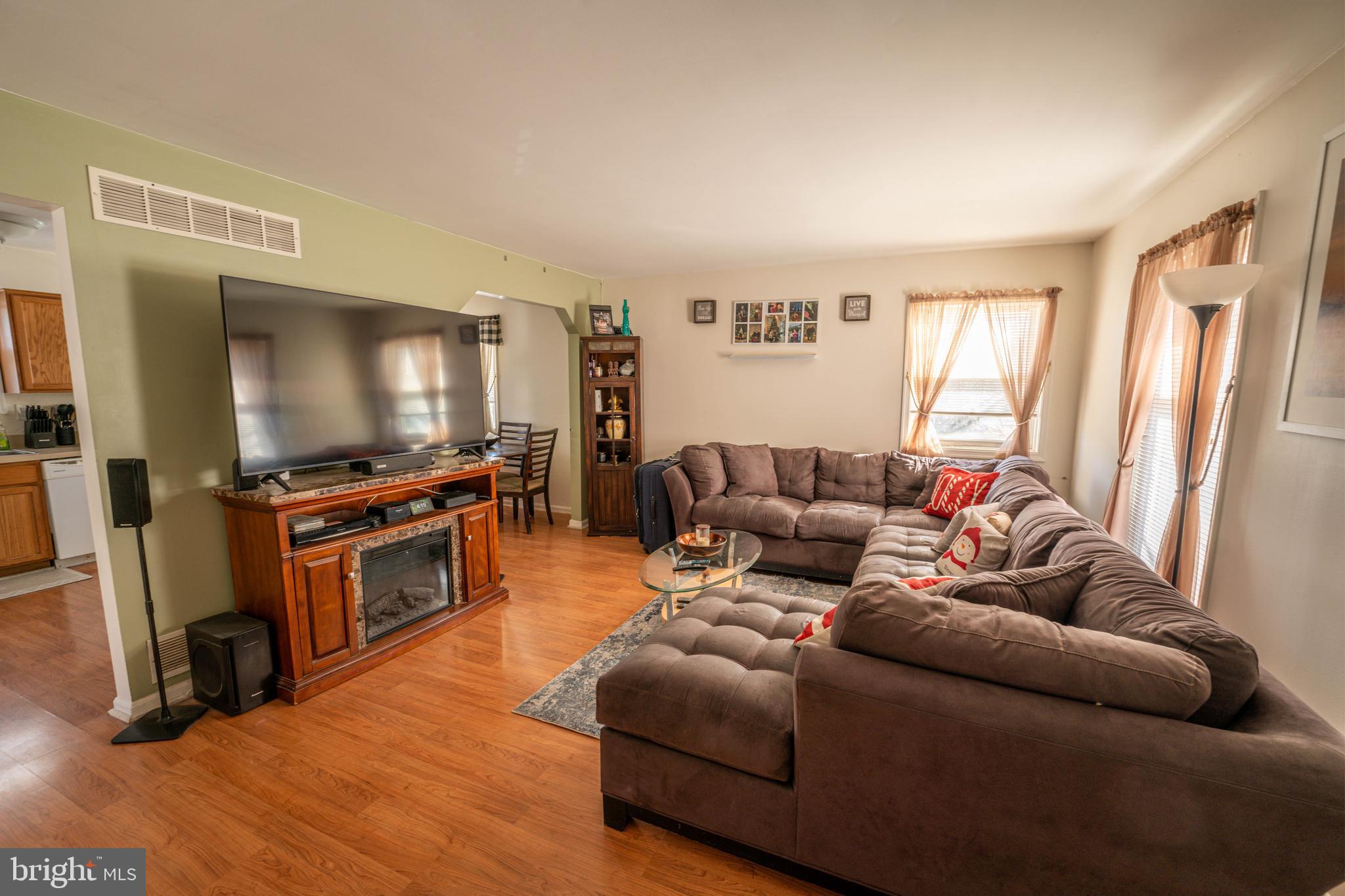 VILLAGE GREEN - Residential