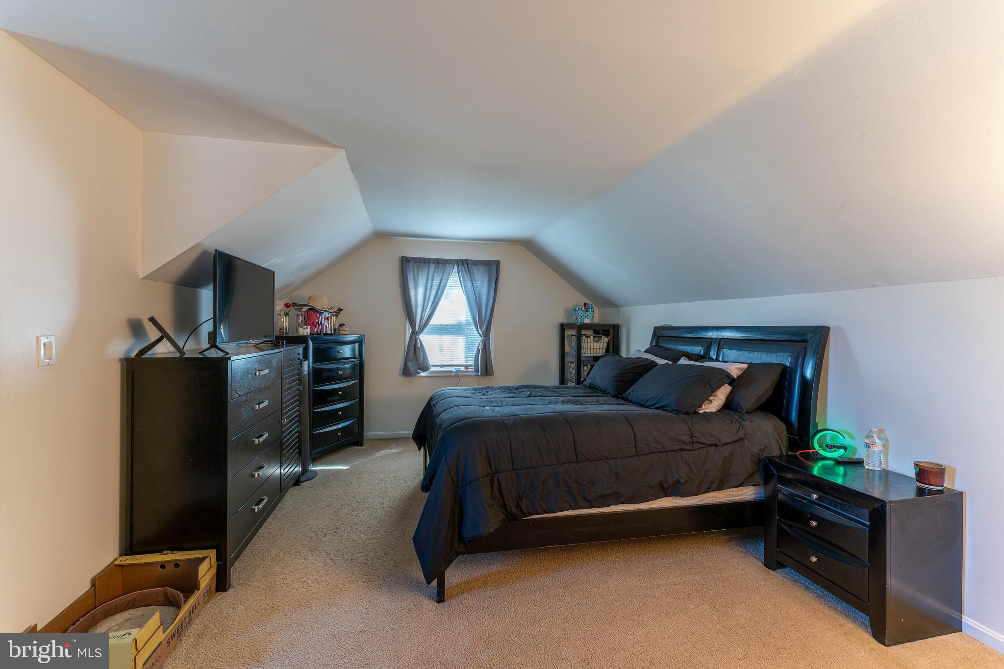 VILLAGE GREEN - Residential