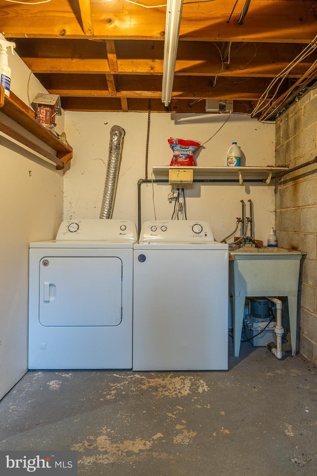 VILLAGE GREEN - Residential