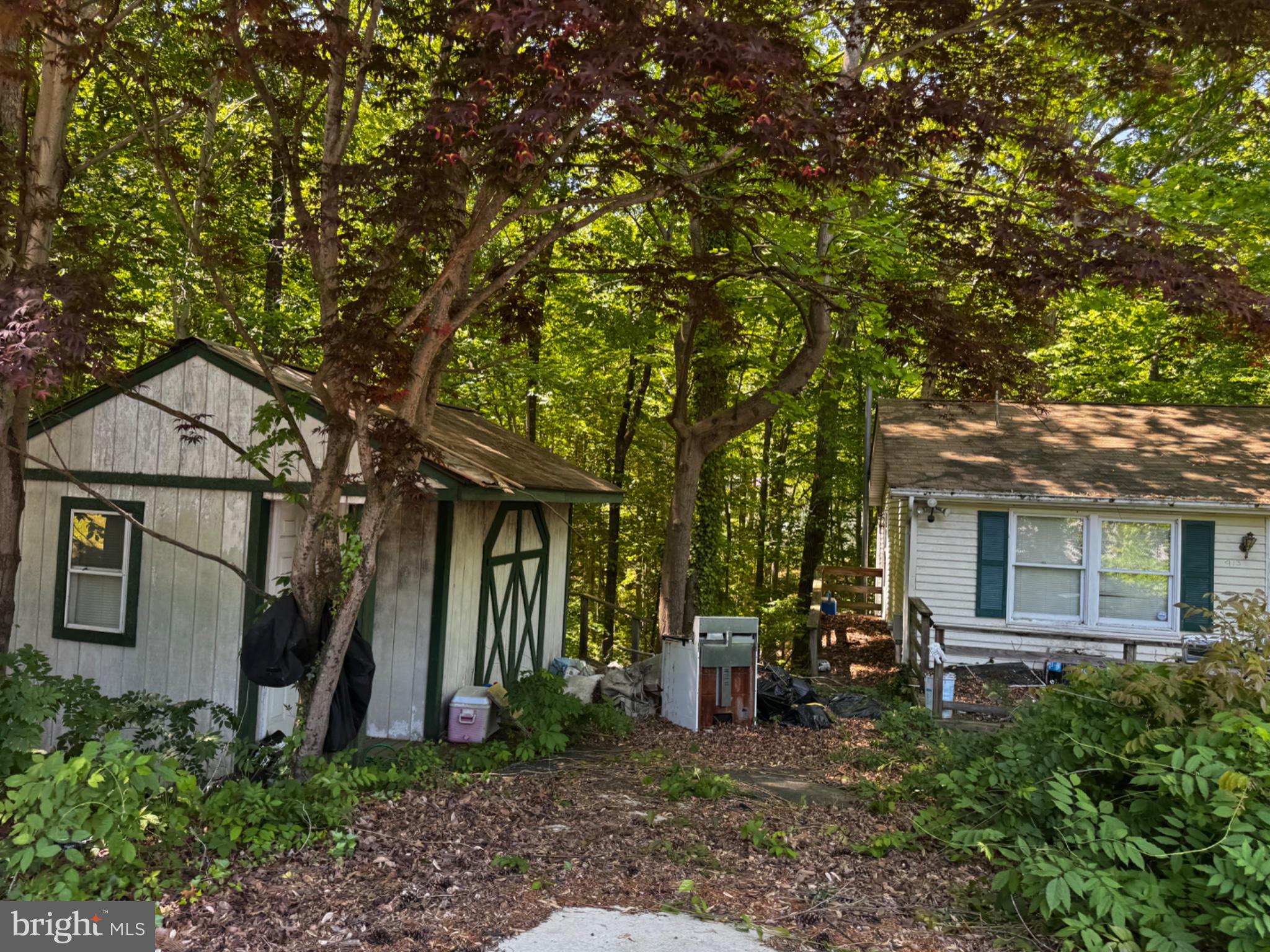 913 AUGUSTUS DRIVE