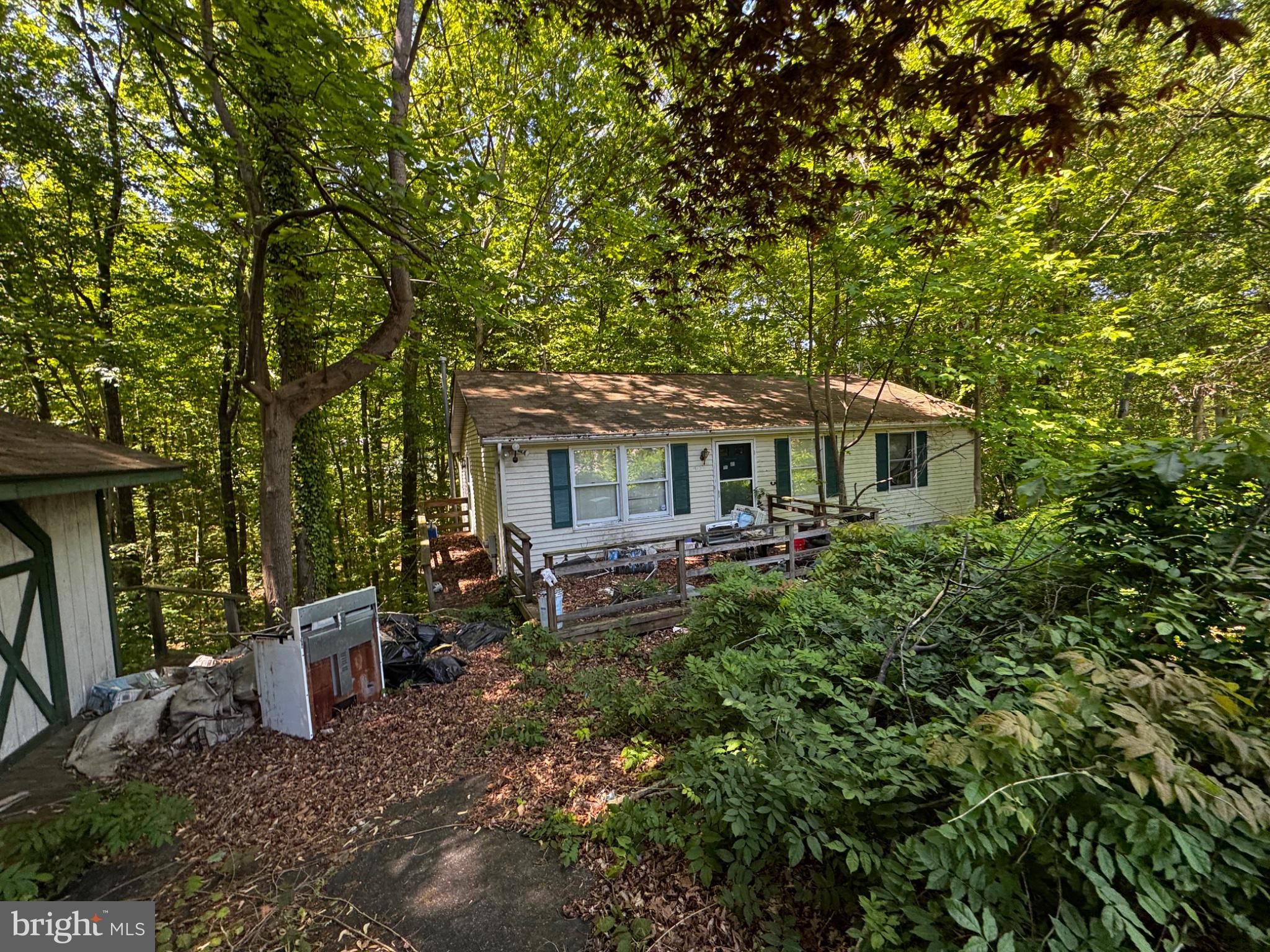 913 AUGUSTUS DRIVE