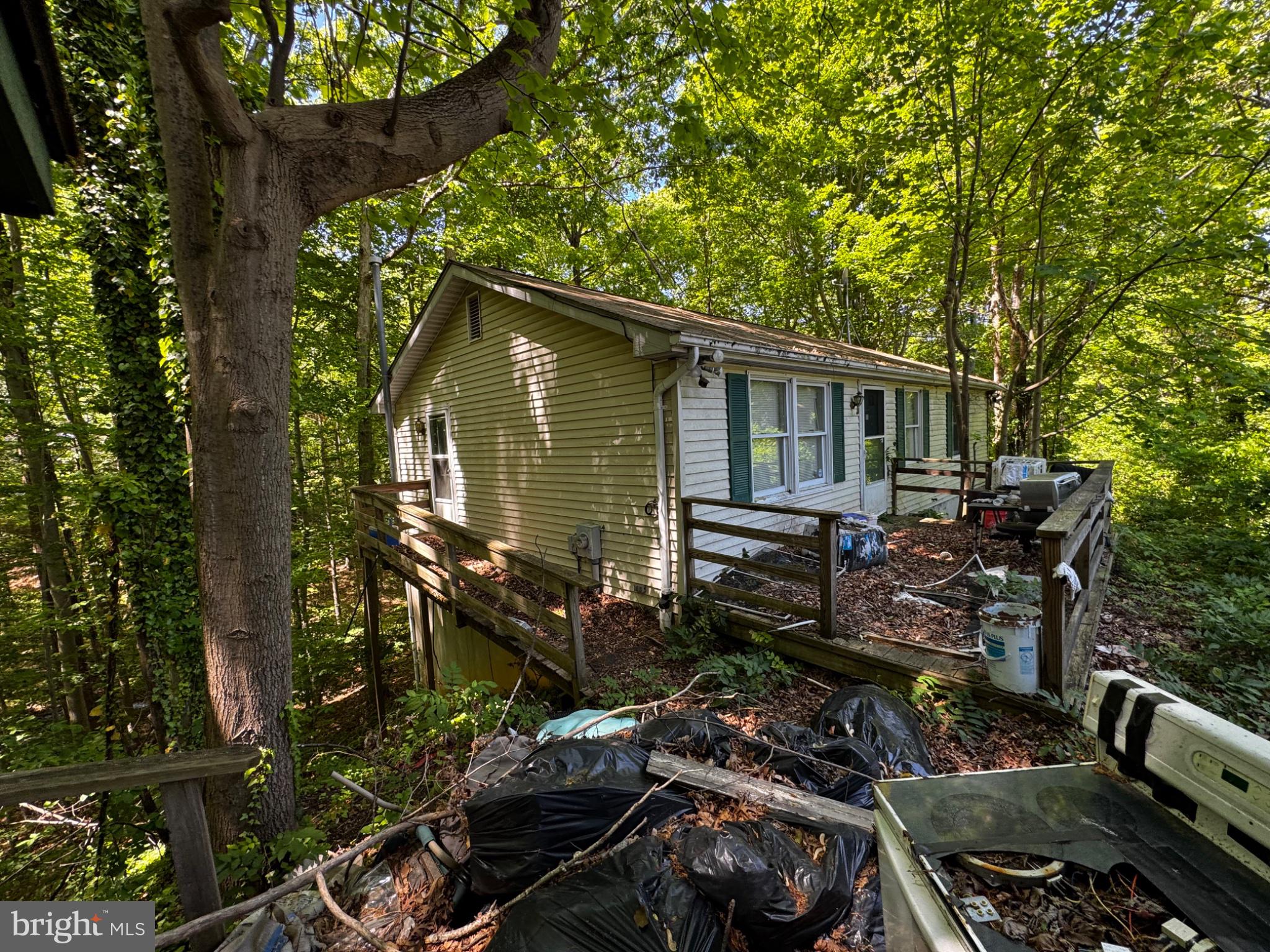 913 AUGUSTUS DRIVE
