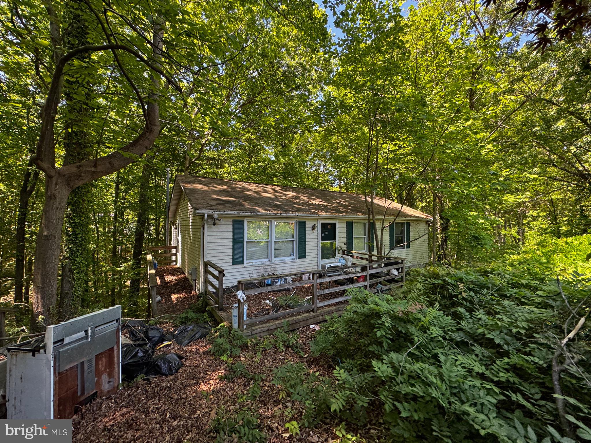 913 AUGUSTUS DRIVE