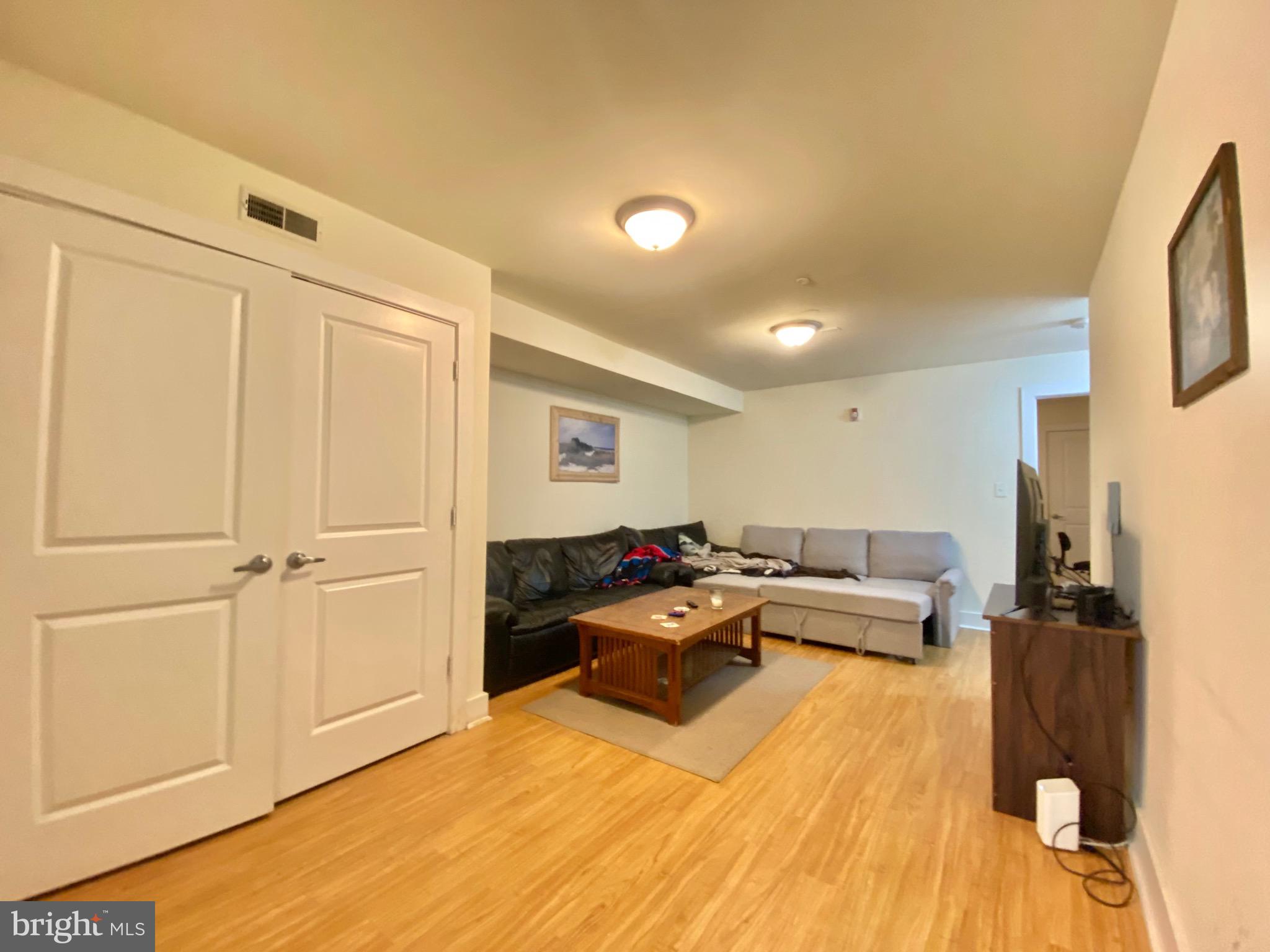TEMPLE UNIVERSITY - Residential Lease