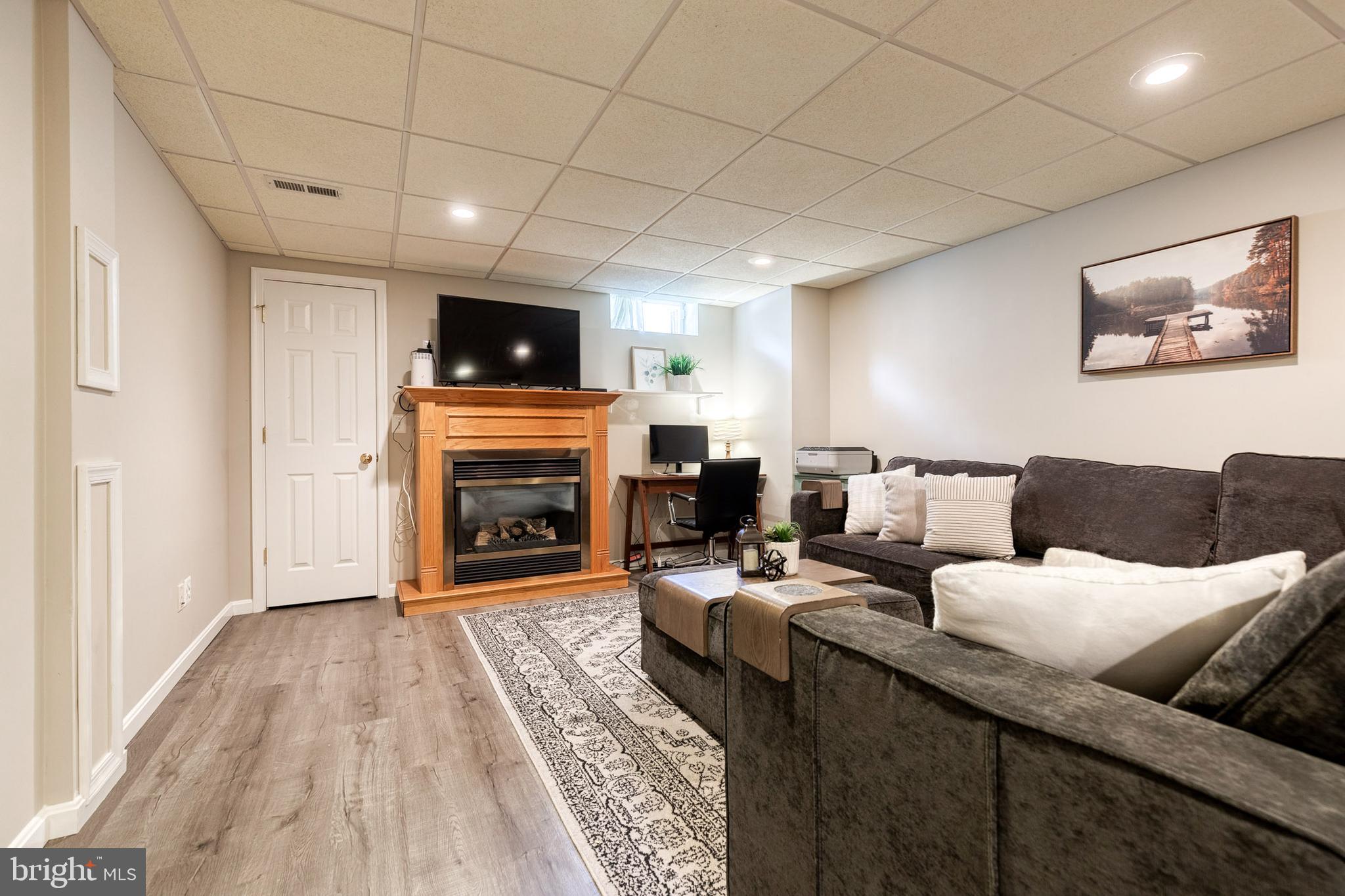 ROCKWELL ESTATES - Residential