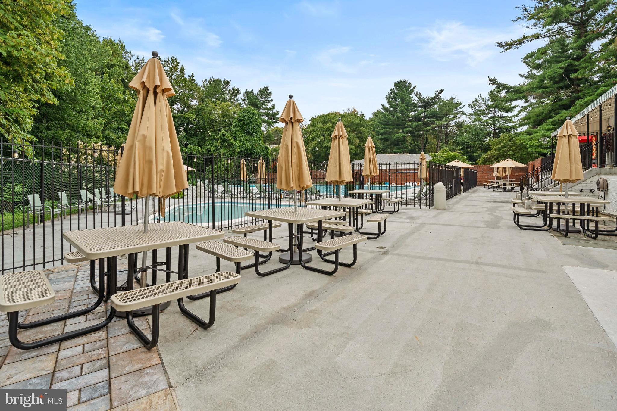 THE COLONIES - Residential