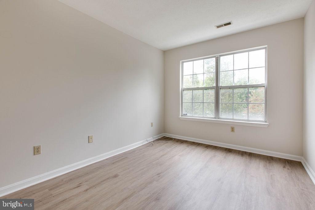 COLUMBIA PARK - Residential Lease