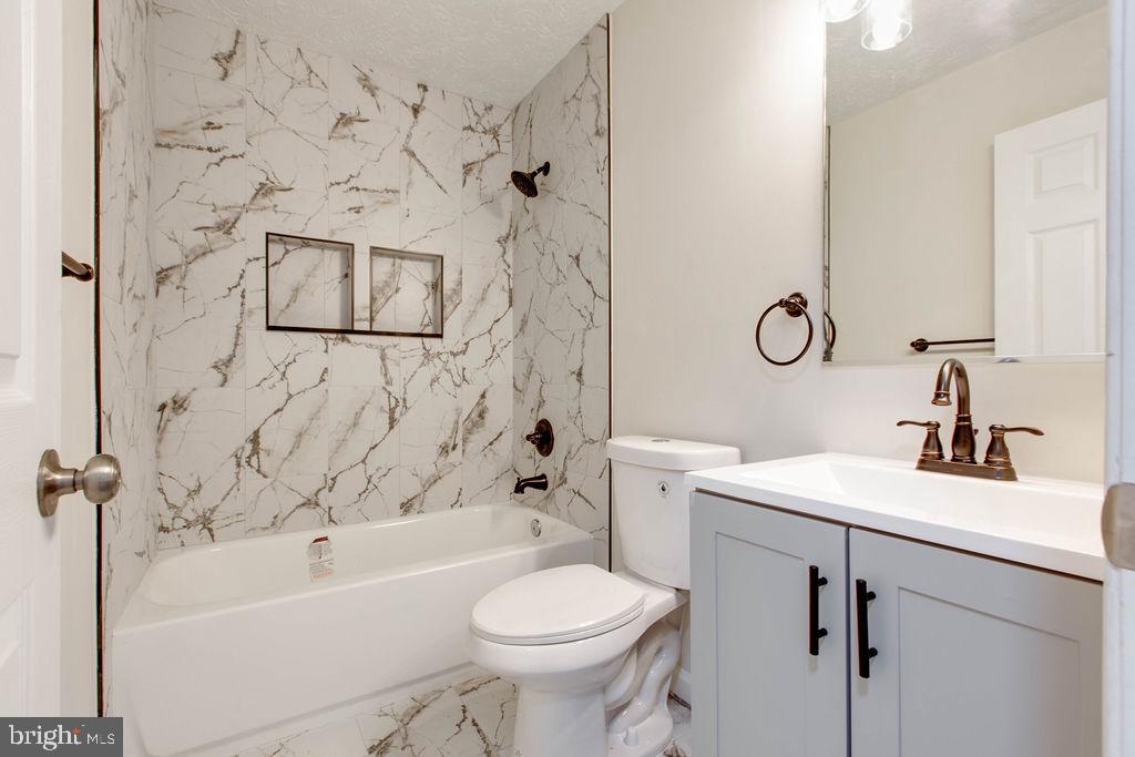 COLUMBIA PARK - Residential Lease