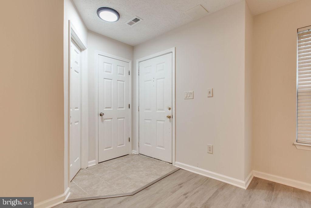 COLUMBIA PARK - Residential Lease